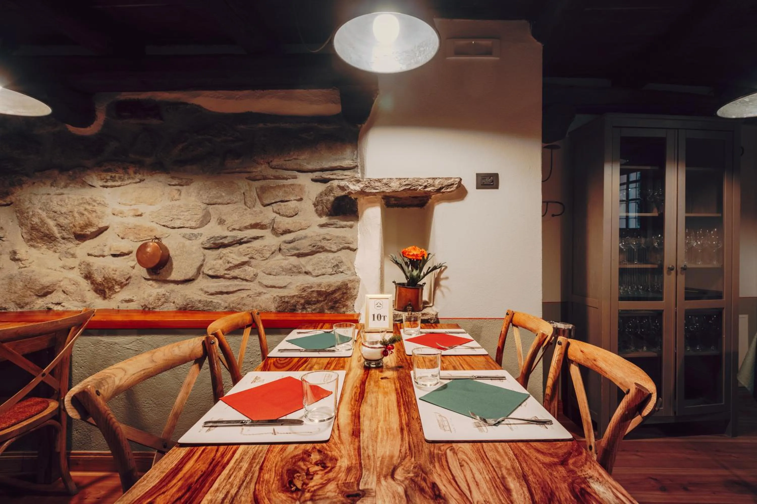 Food and drinks in Locanda La Brenva - Estella Hotel Collection & Experience