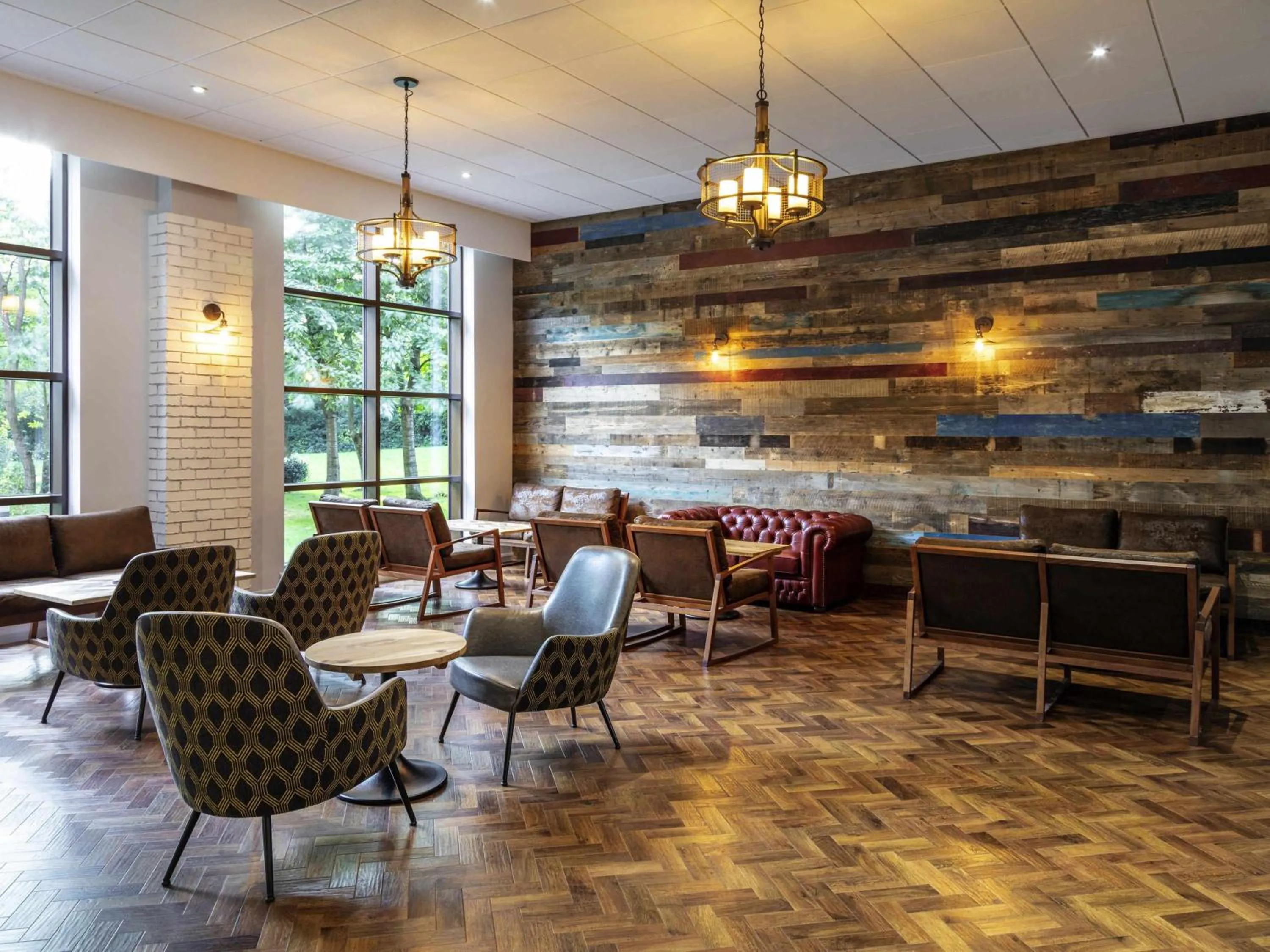 Restaurant/places to eat in Novotel Newcastle Airport