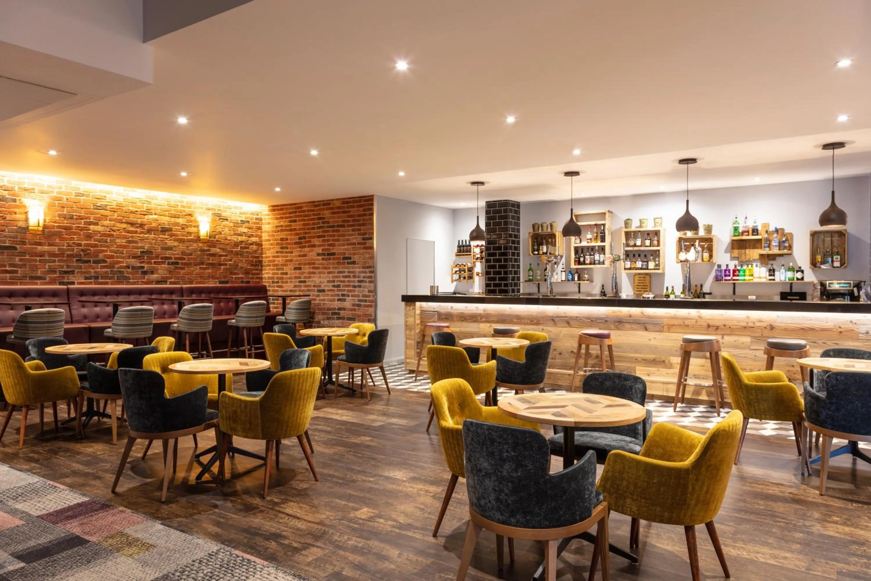 Restaurant/places to eat in Novotel Newcastle Airport