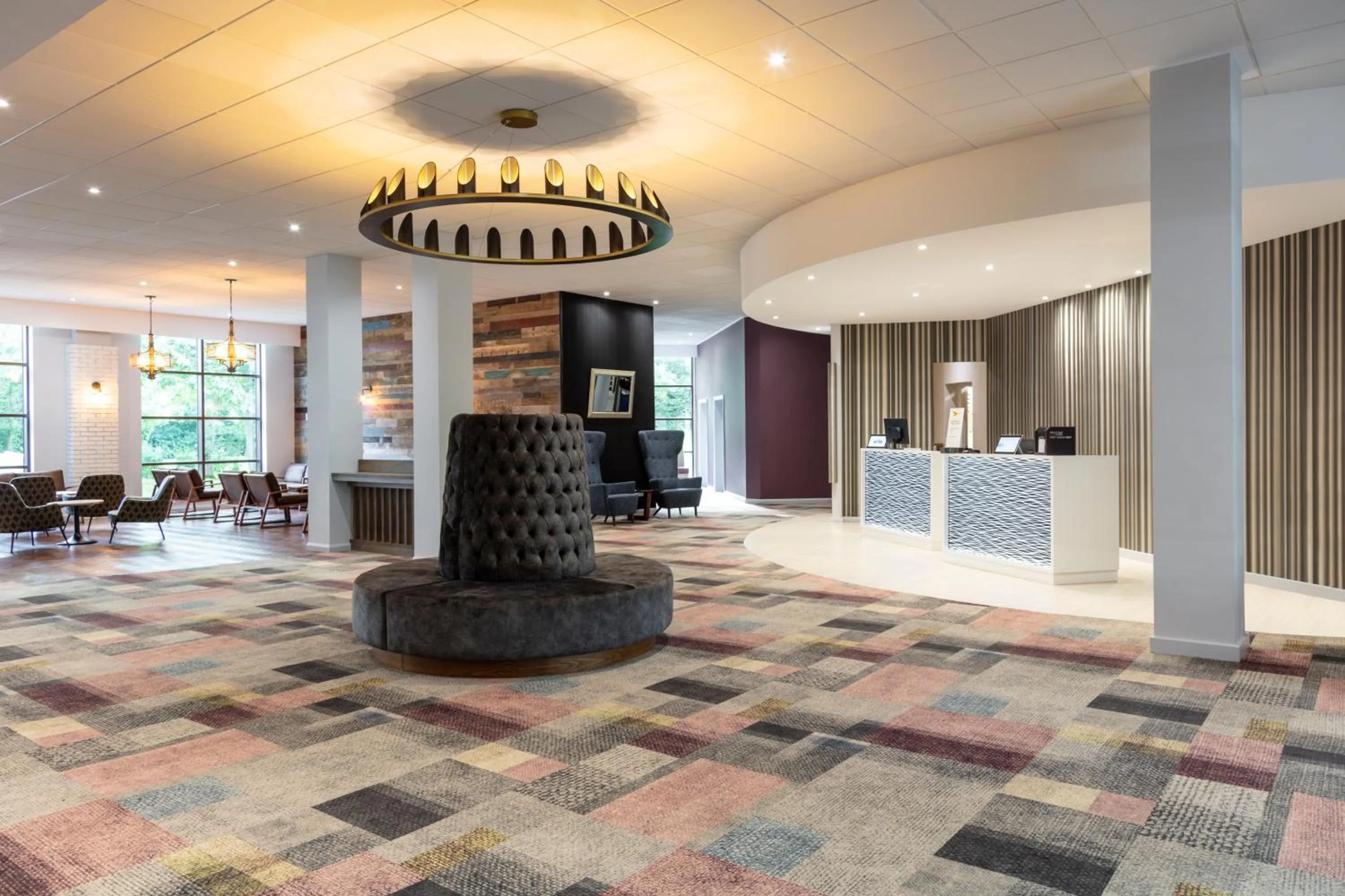 Lobby or reception in Novotel Newcastle Airport