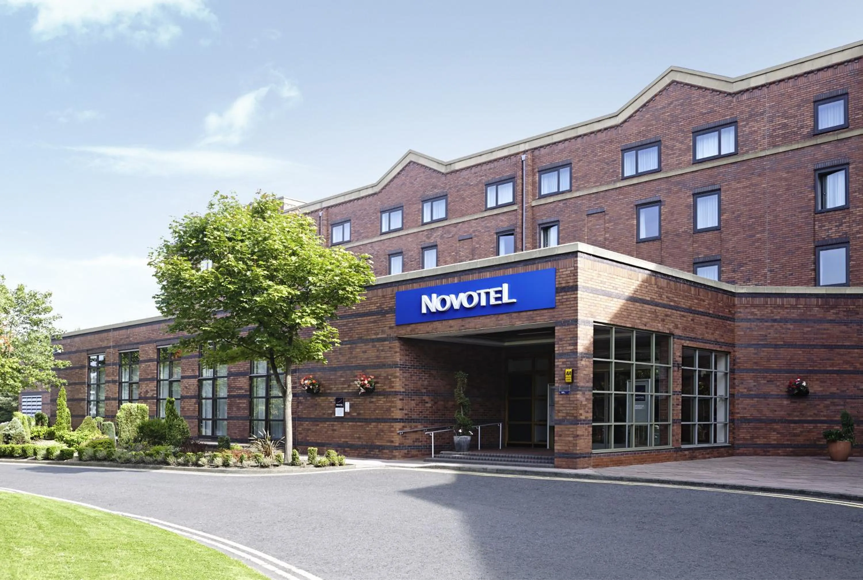 Facade/entrance in Novotel Newcastle Airport