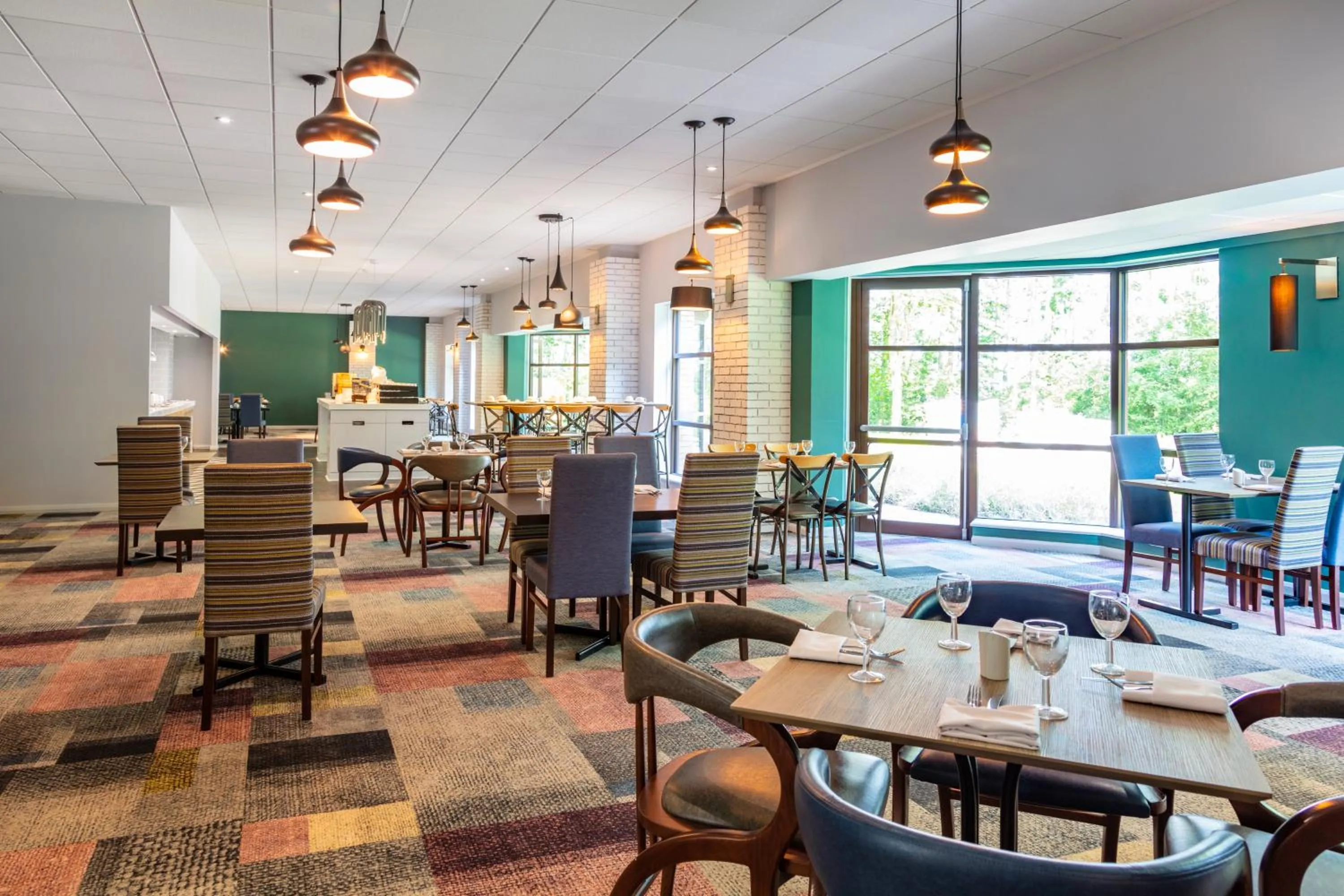 Restaurant/places to eat in Novotel Newcastle Airport