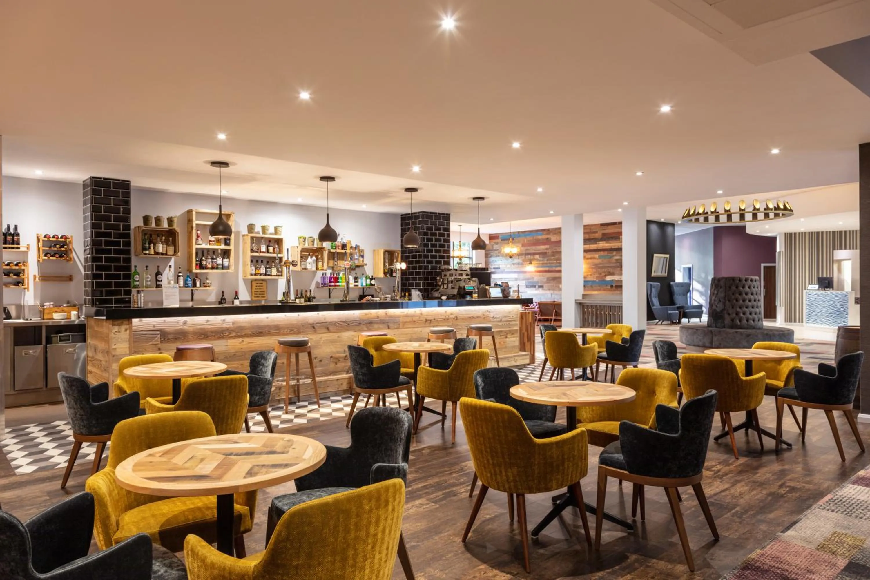 Lounge or bar in Novotel Newcastle Airport