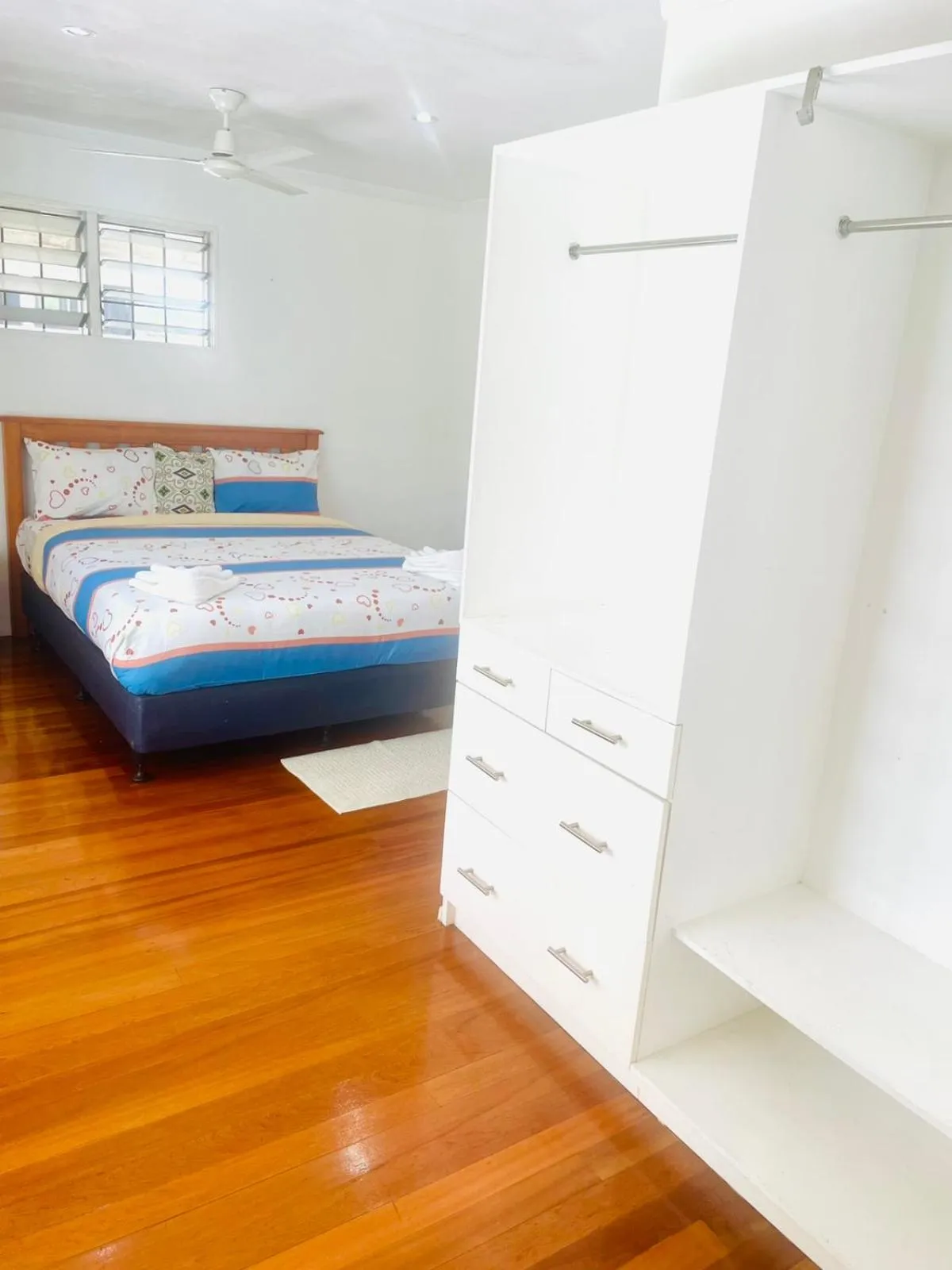 Photo of the whole room, Bed in The Ideal Bed & Breakfast