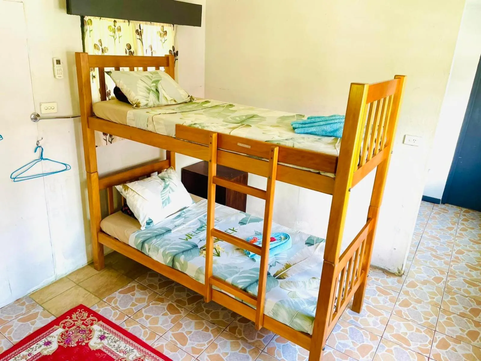 bunk bed, Bed in The Ideal Bed & Breakfast
