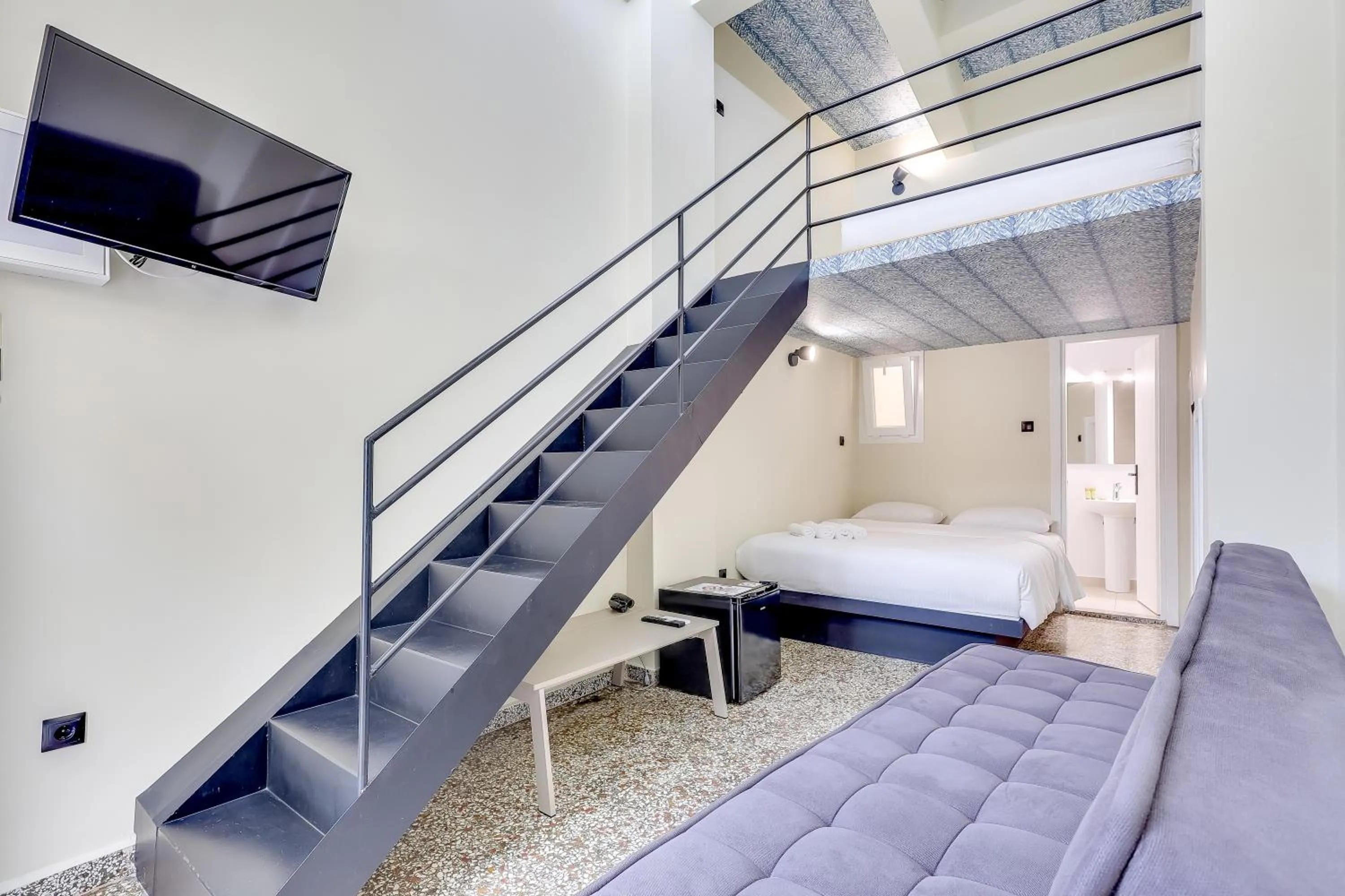 Photo of the whole room, Bed in 7ATHENS