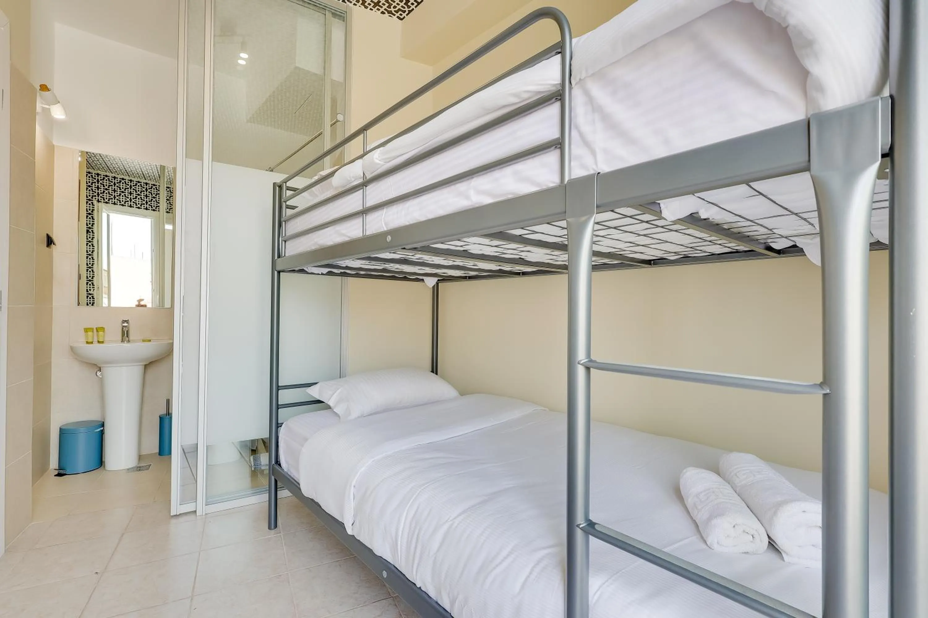 Photo of the whole room, Bed in 7ATHENS