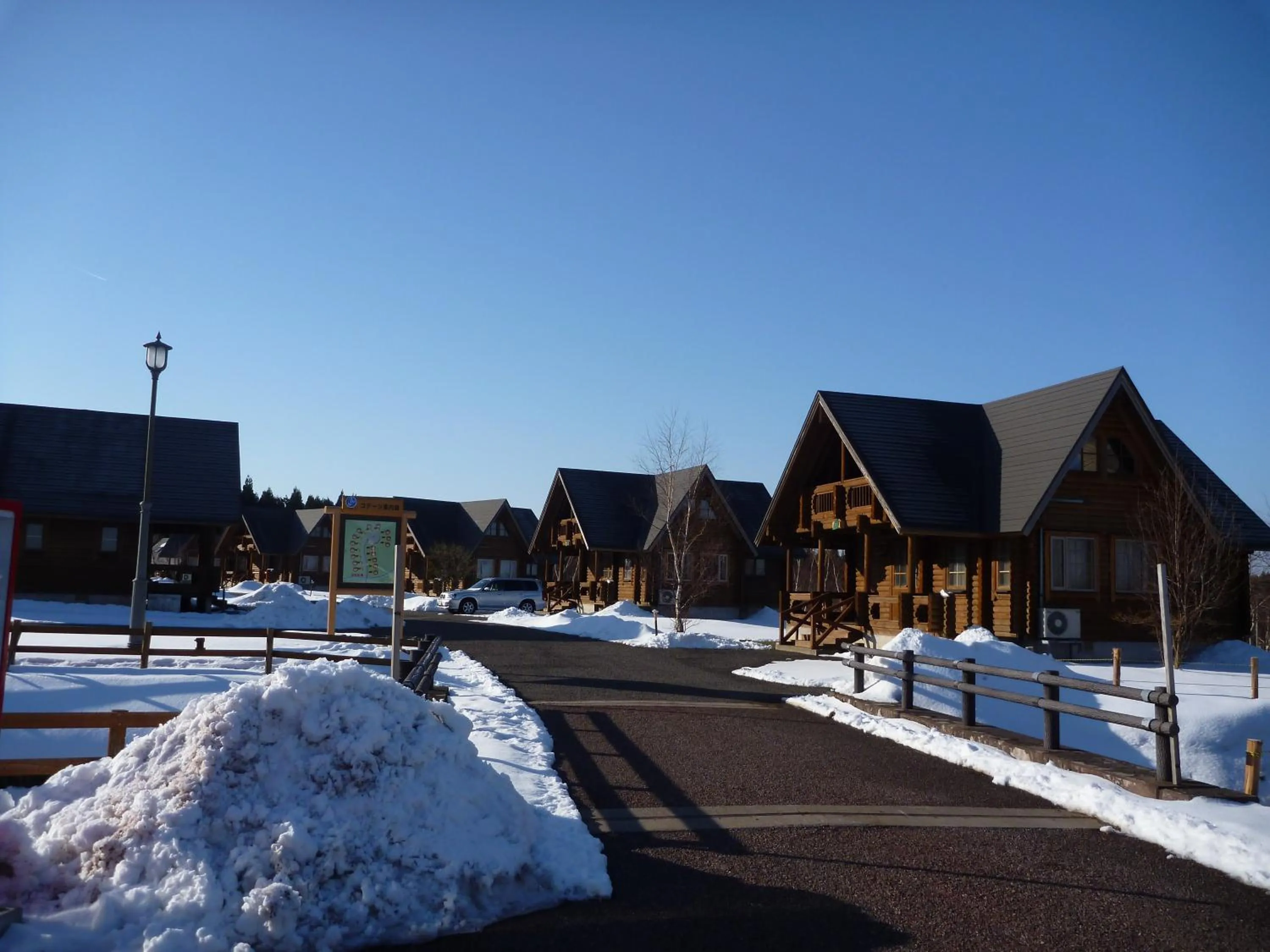 Property building in Awone Shirakami Juniko