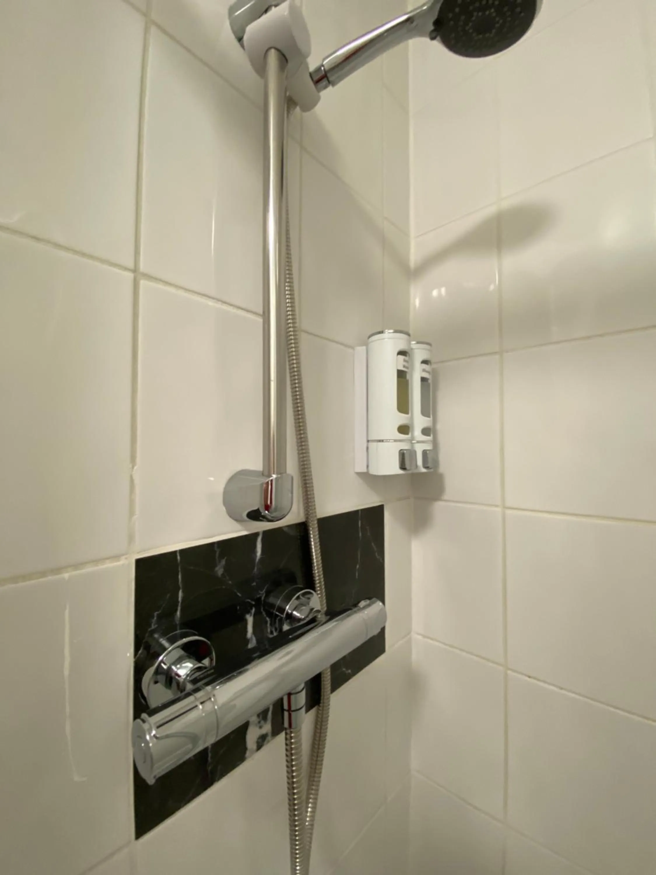 Shower in The New Talbot Hotel