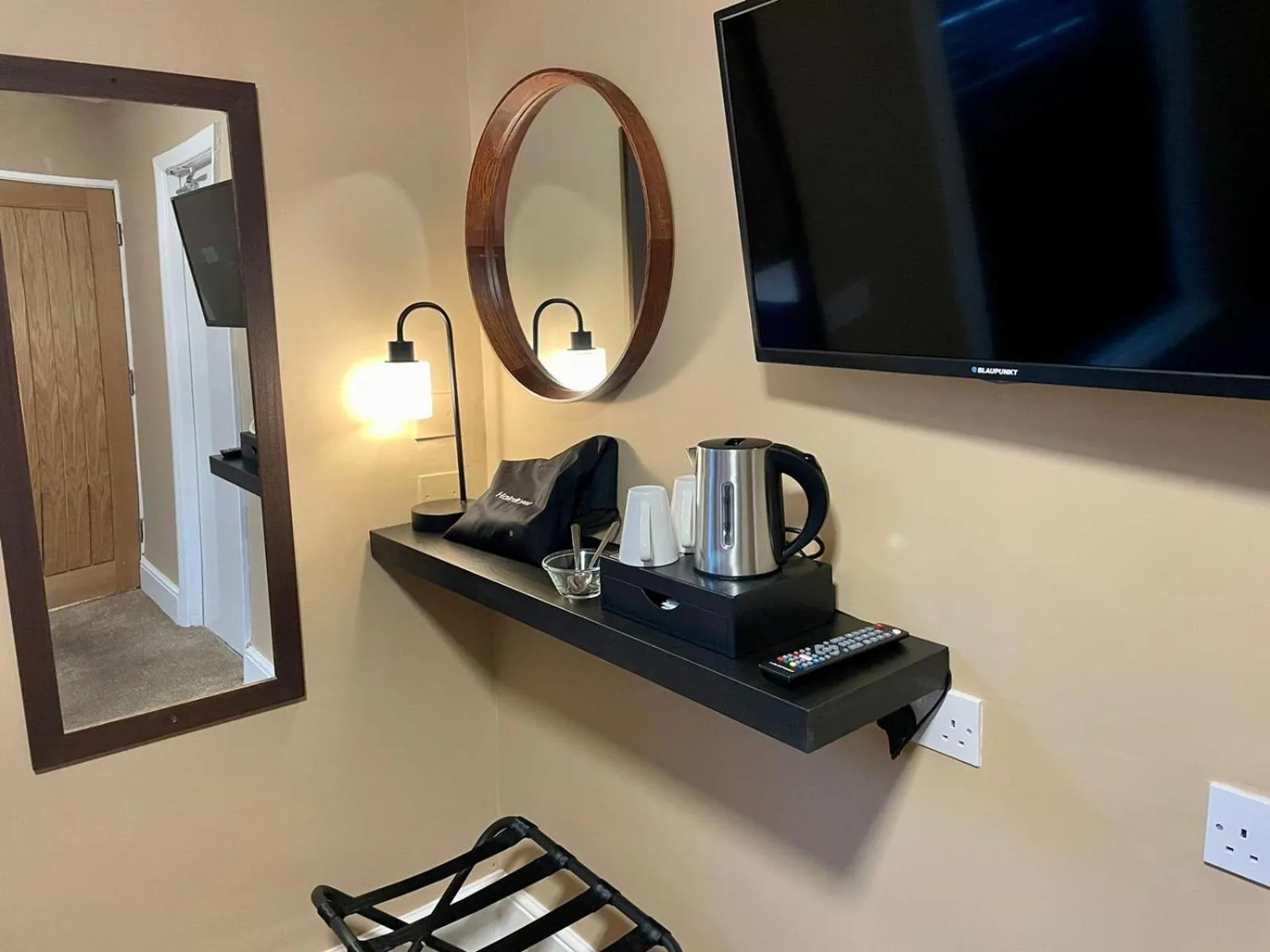 TV and multimedia in The New Talbot Hotel