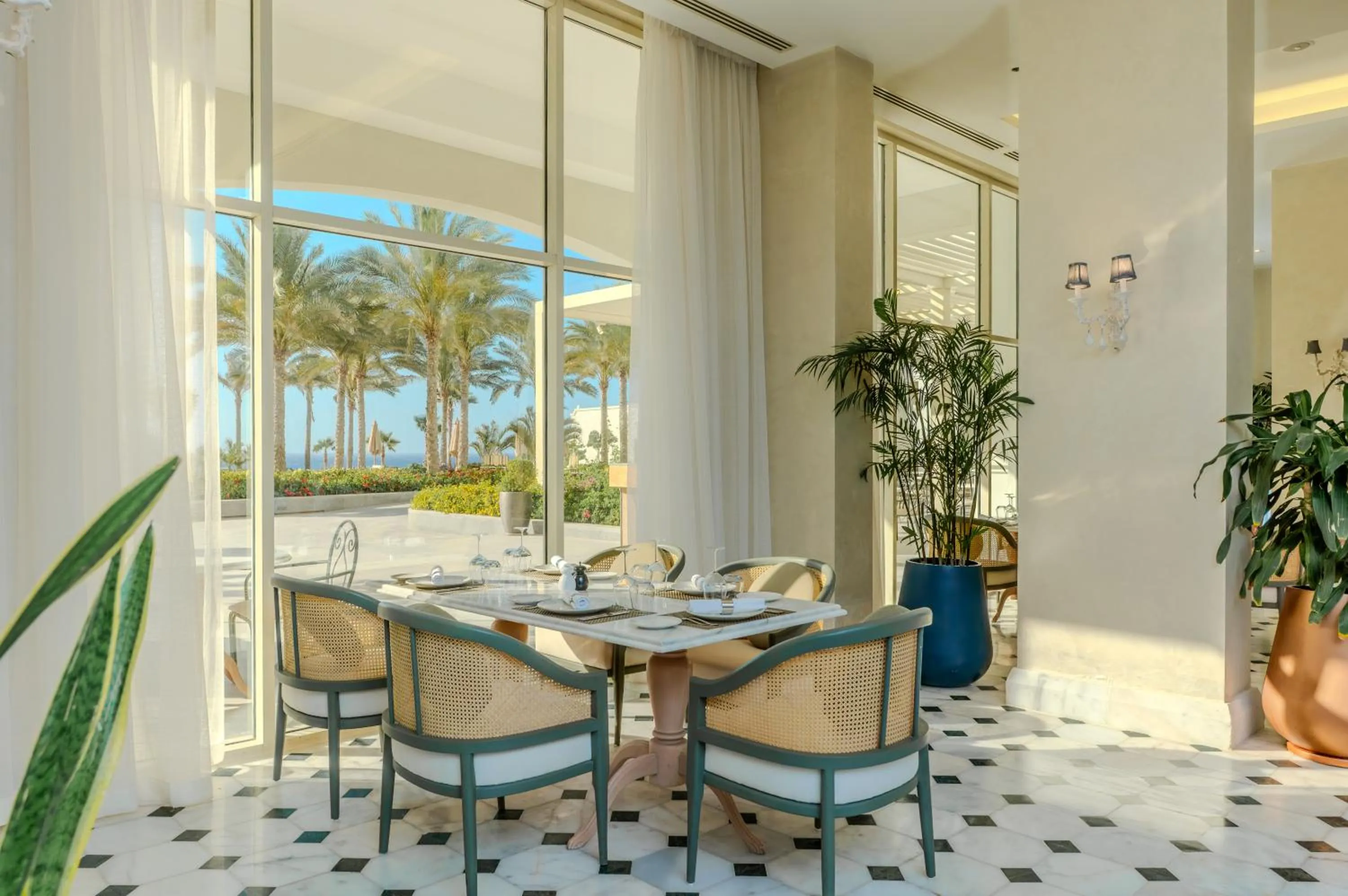 Restaurant/places to eat in Cleopatra Sidi Heneish