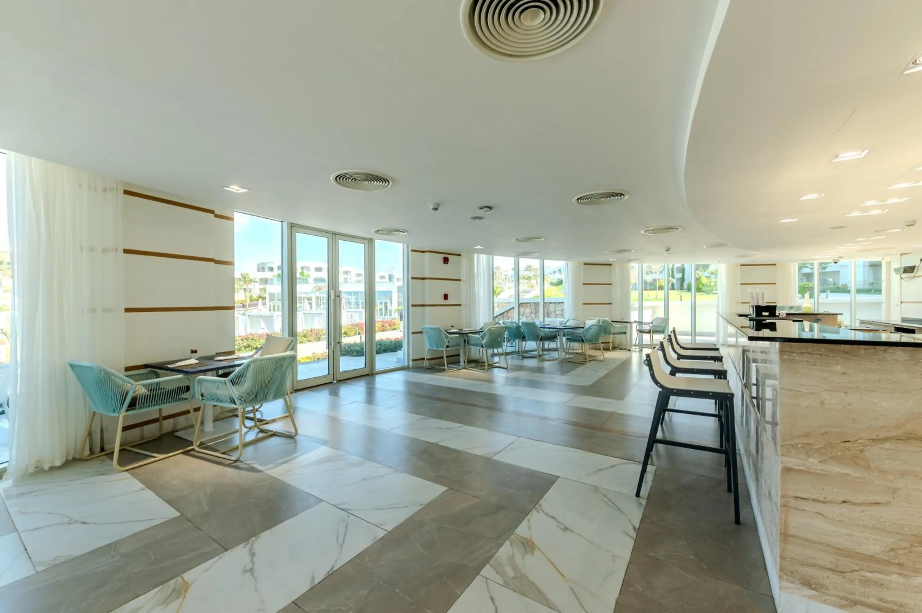 Restaurant/places to eat in Cleopatra Sidi Heneish