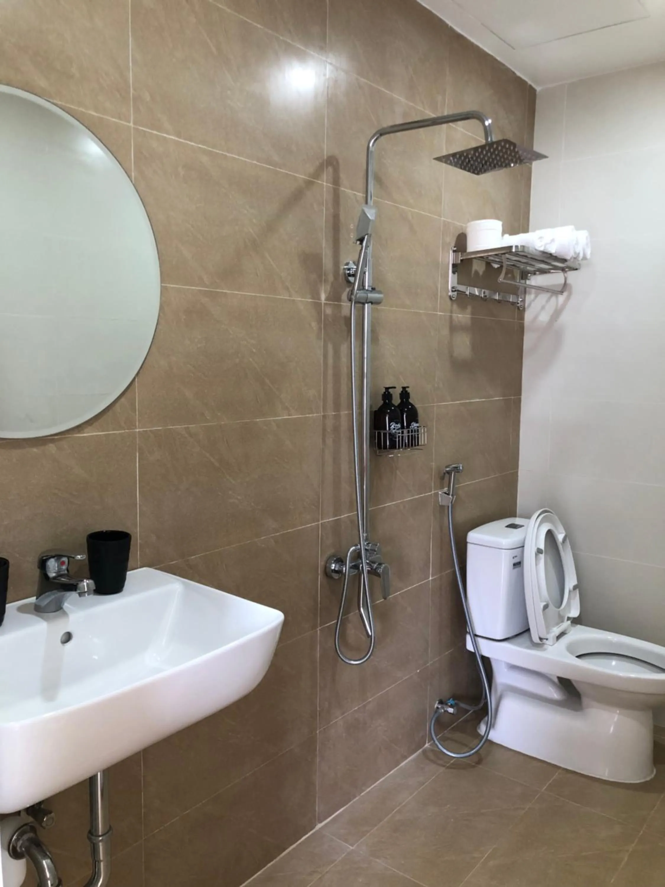 Bathroom in Maya Homestay