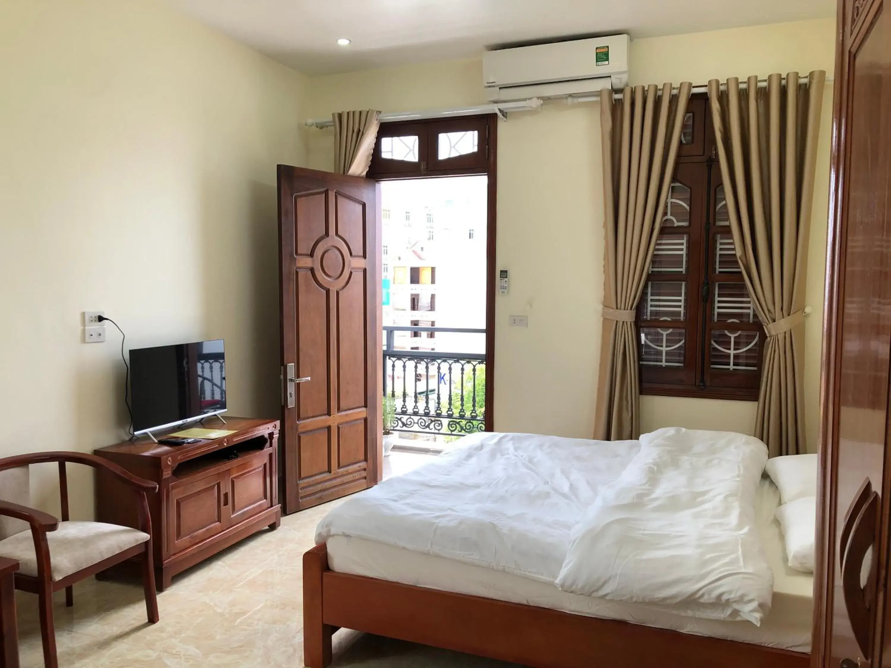 Double Room with Balcony in Maya Homestay Double Room with Balcony in Maya Homestay