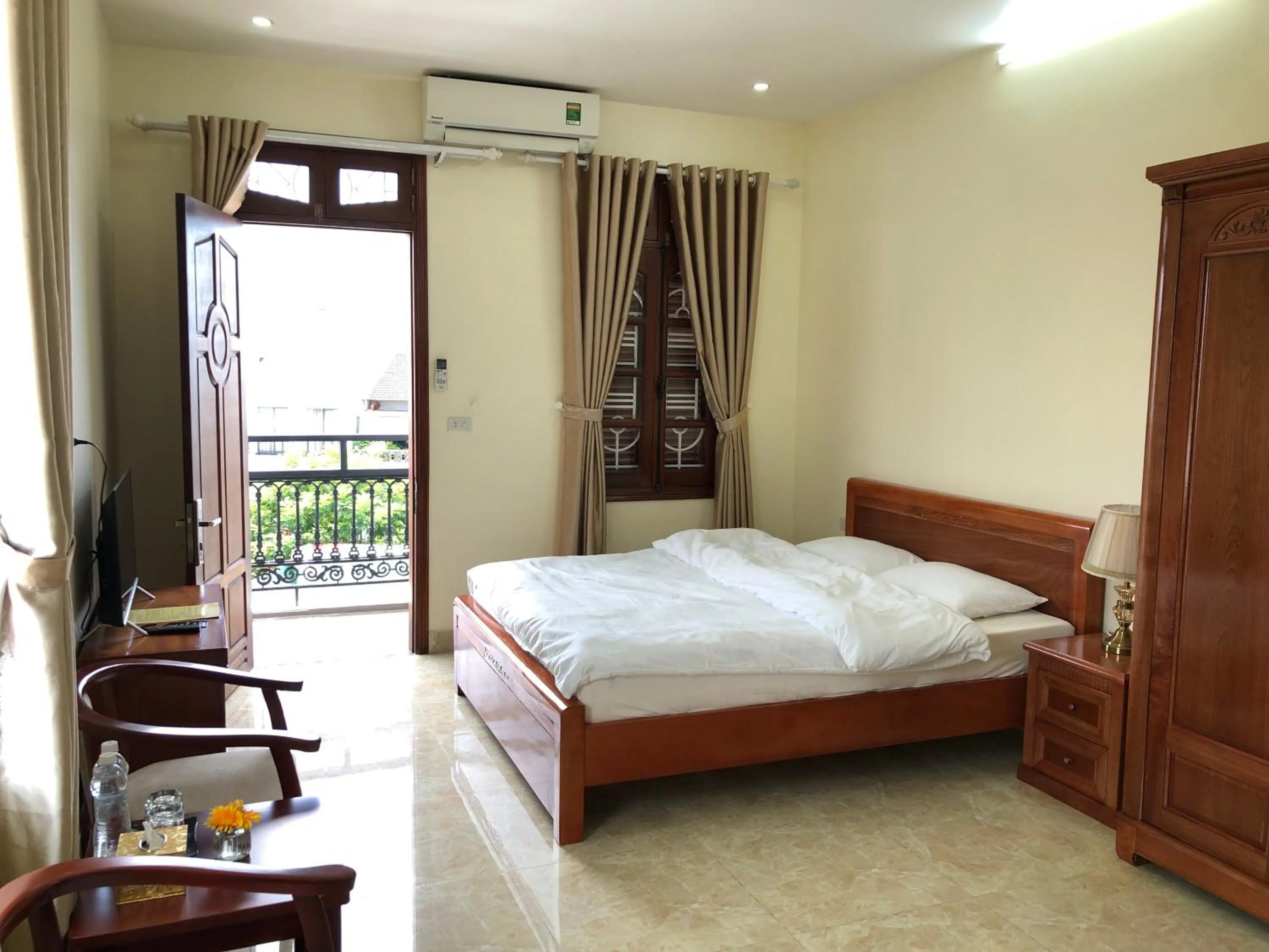 Photo of the whole room, Bed in Maya Homestay