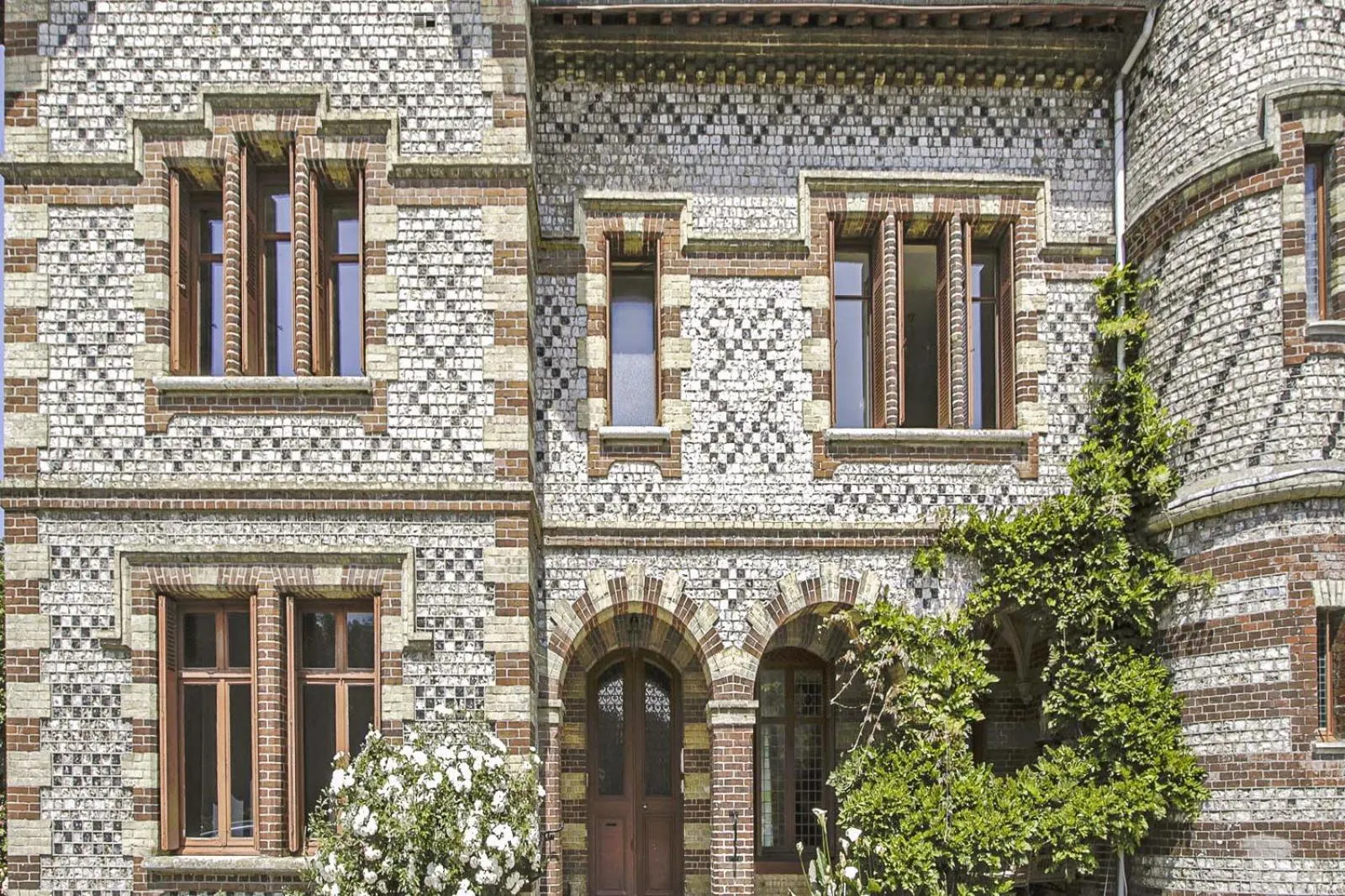 Property building in La Villa Bligny