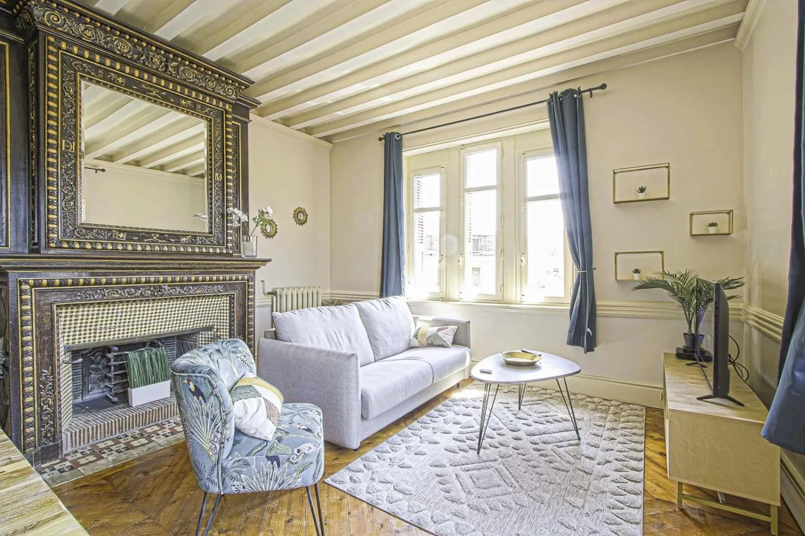 Seating area, Bed in La Villa Bligny