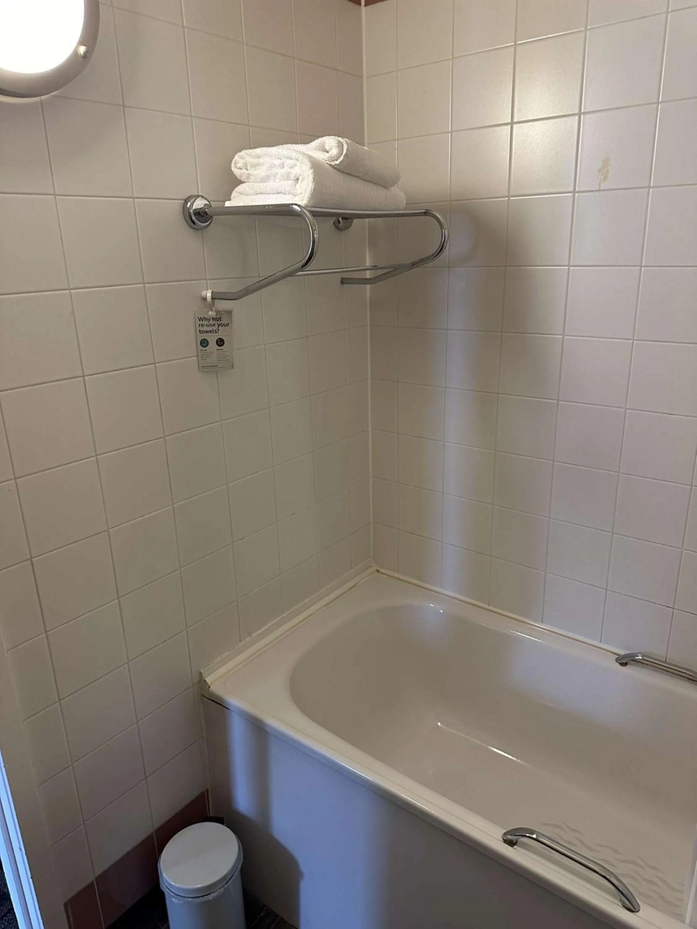 Bathroom in Britannia Inn Glasgow