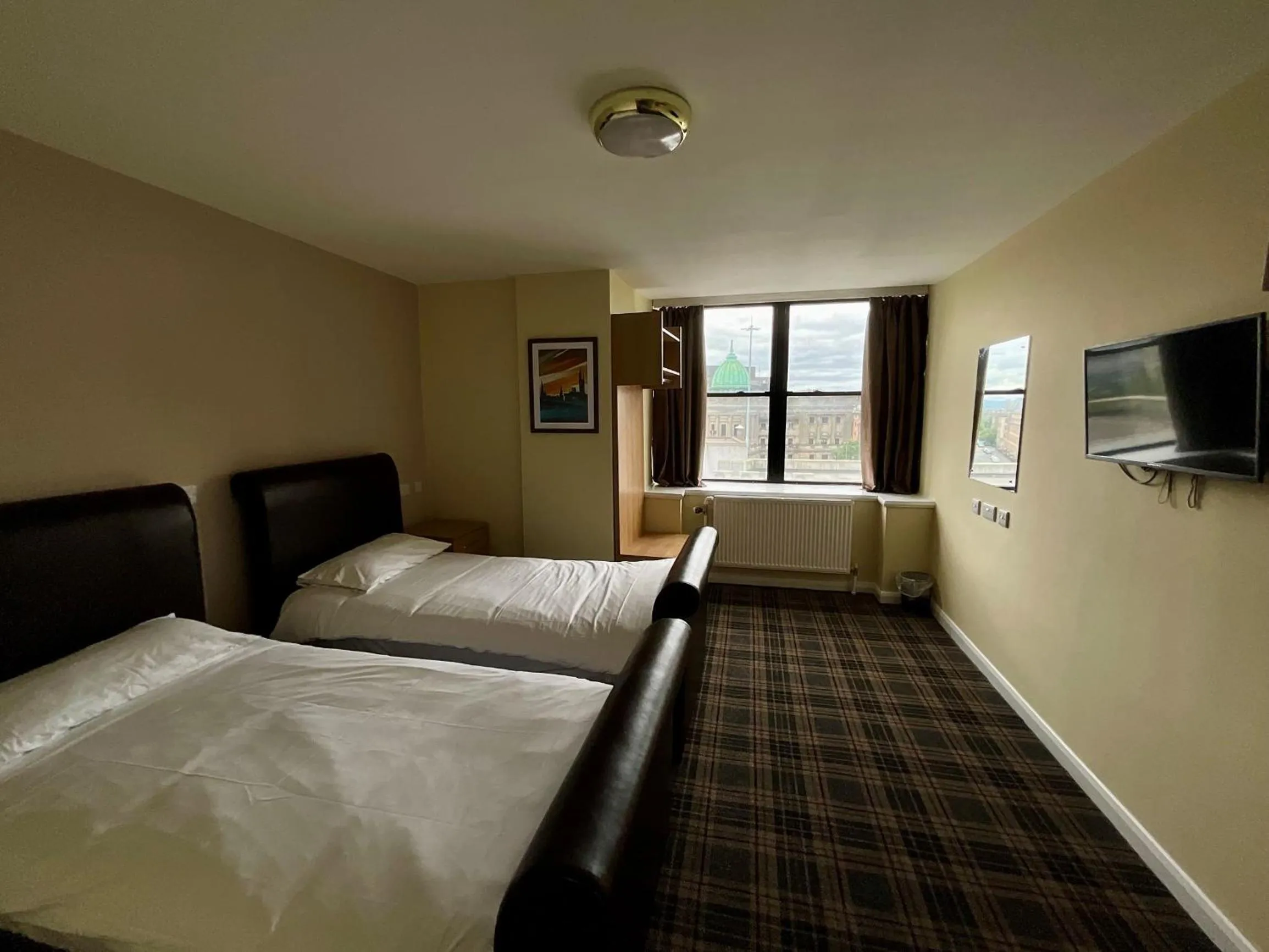 Bed in Britannia Inn Glasgow