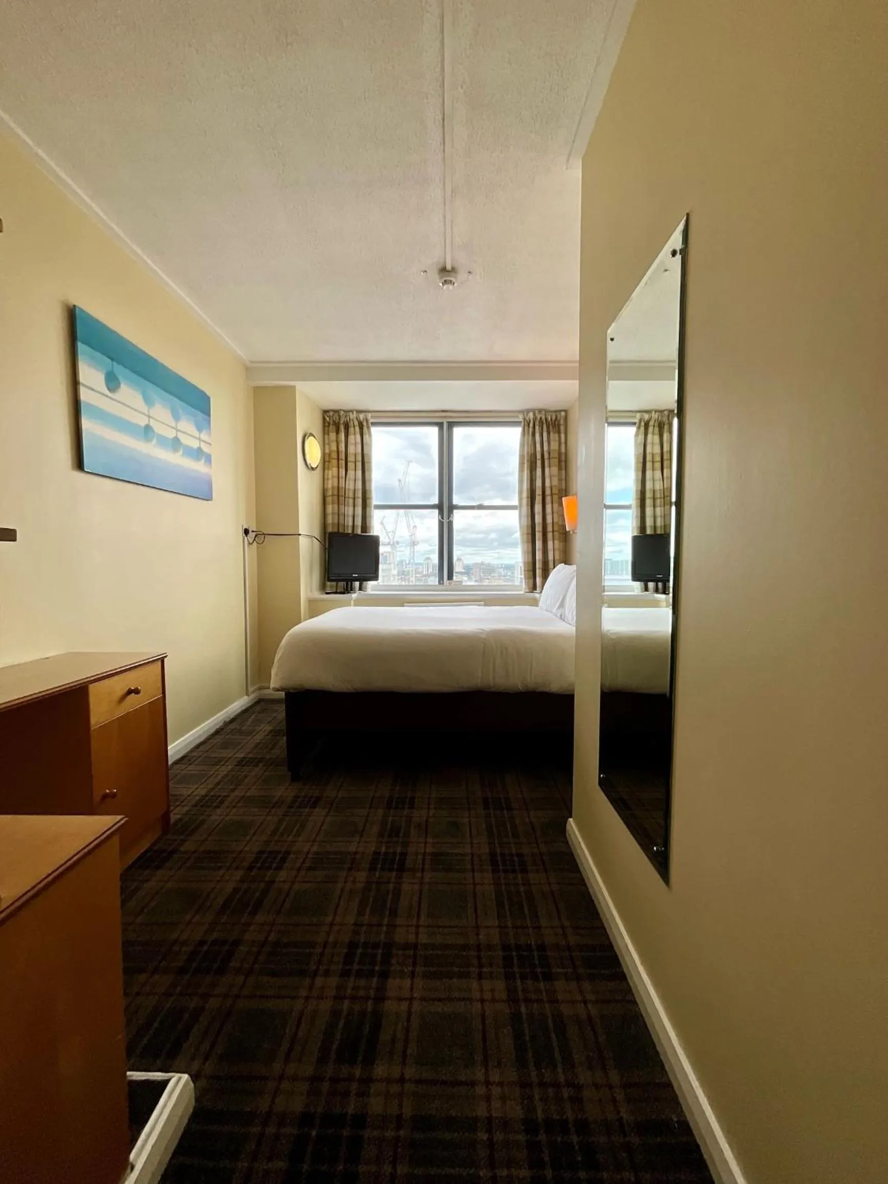 Bed in Britannia Inn Glasgow