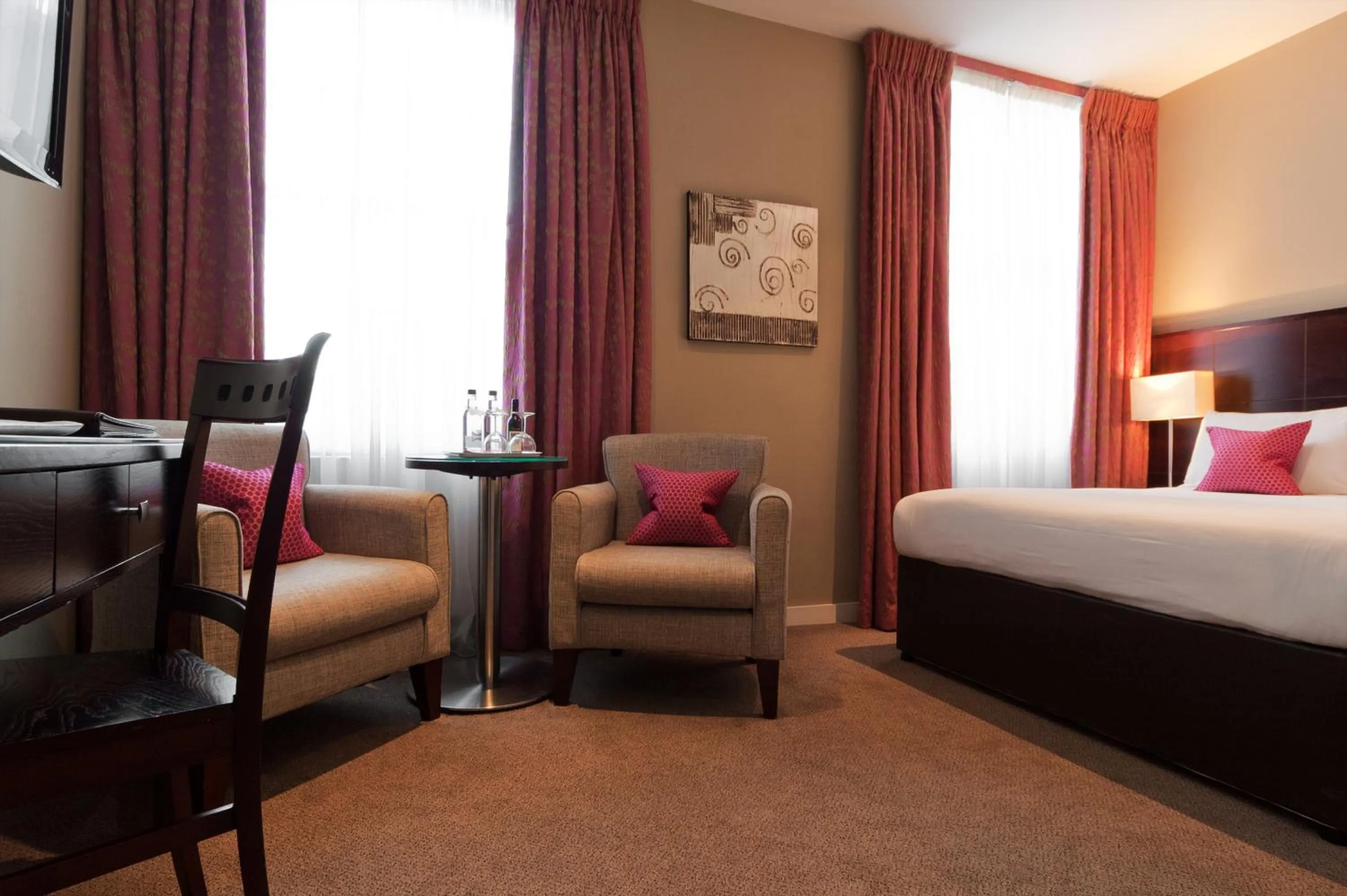 Bed in Berjaya Eden Park London Hotel