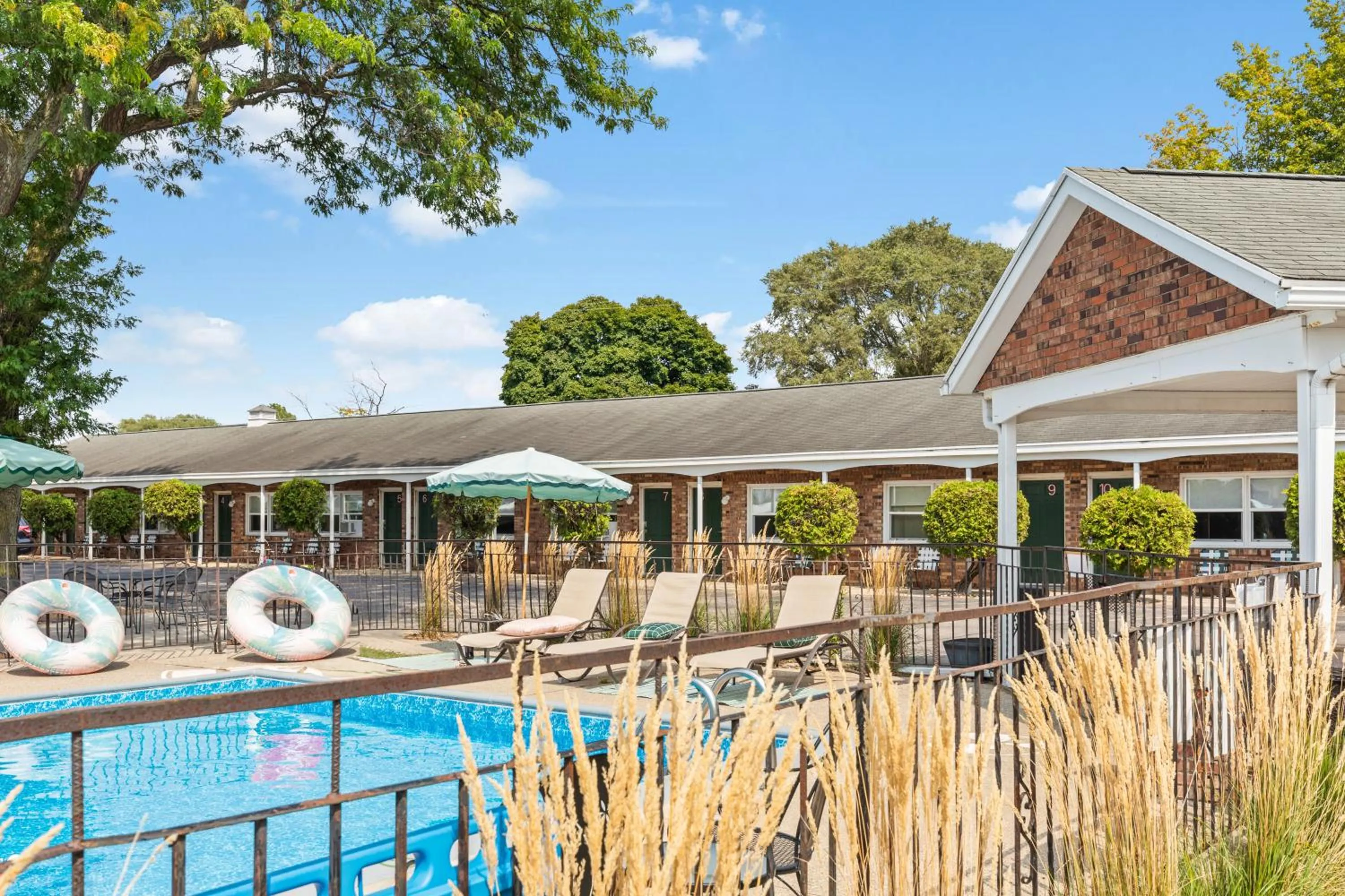 Pool view in Motel Bear Lake