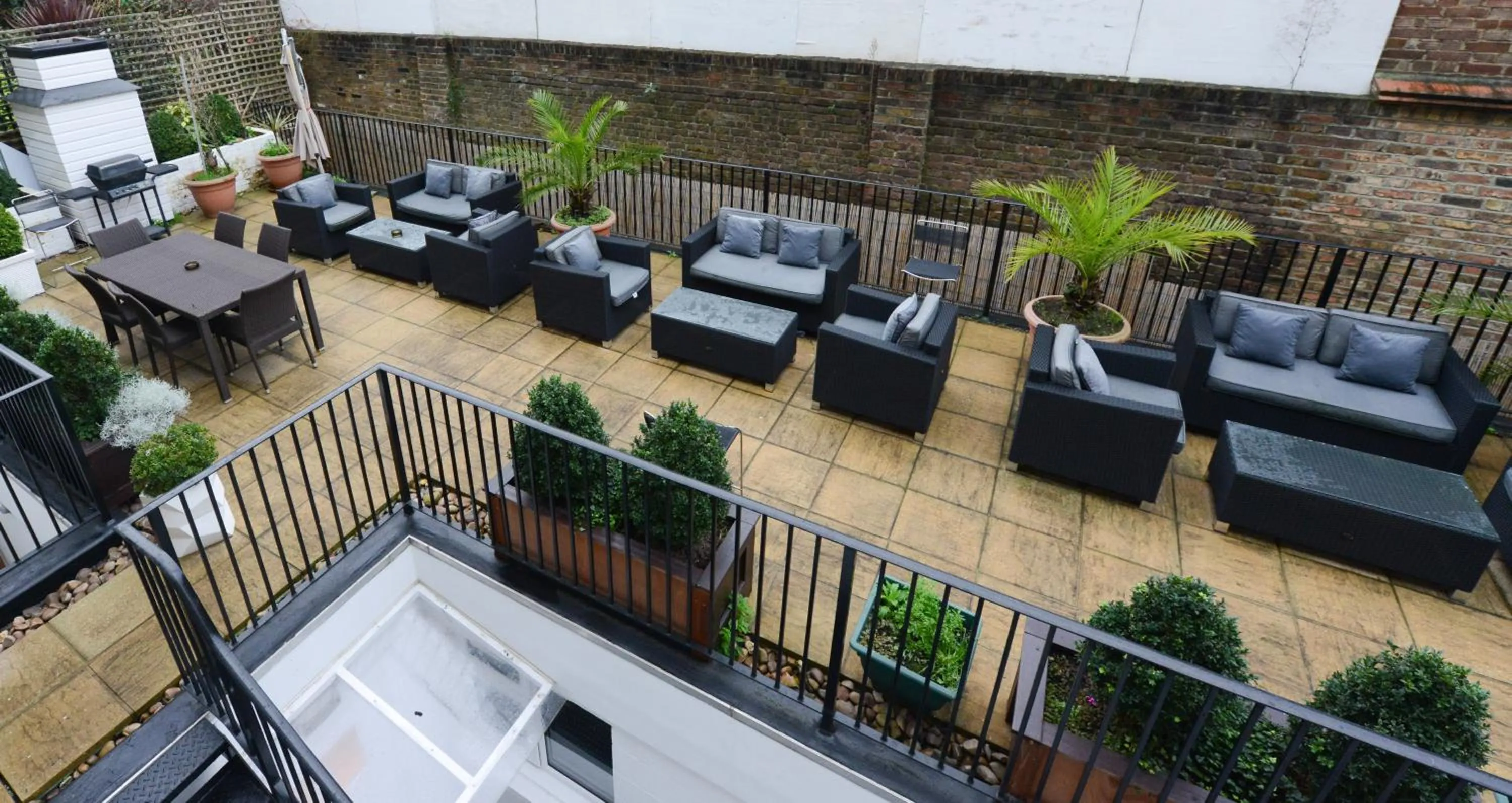 Garden in New Linden Hotel