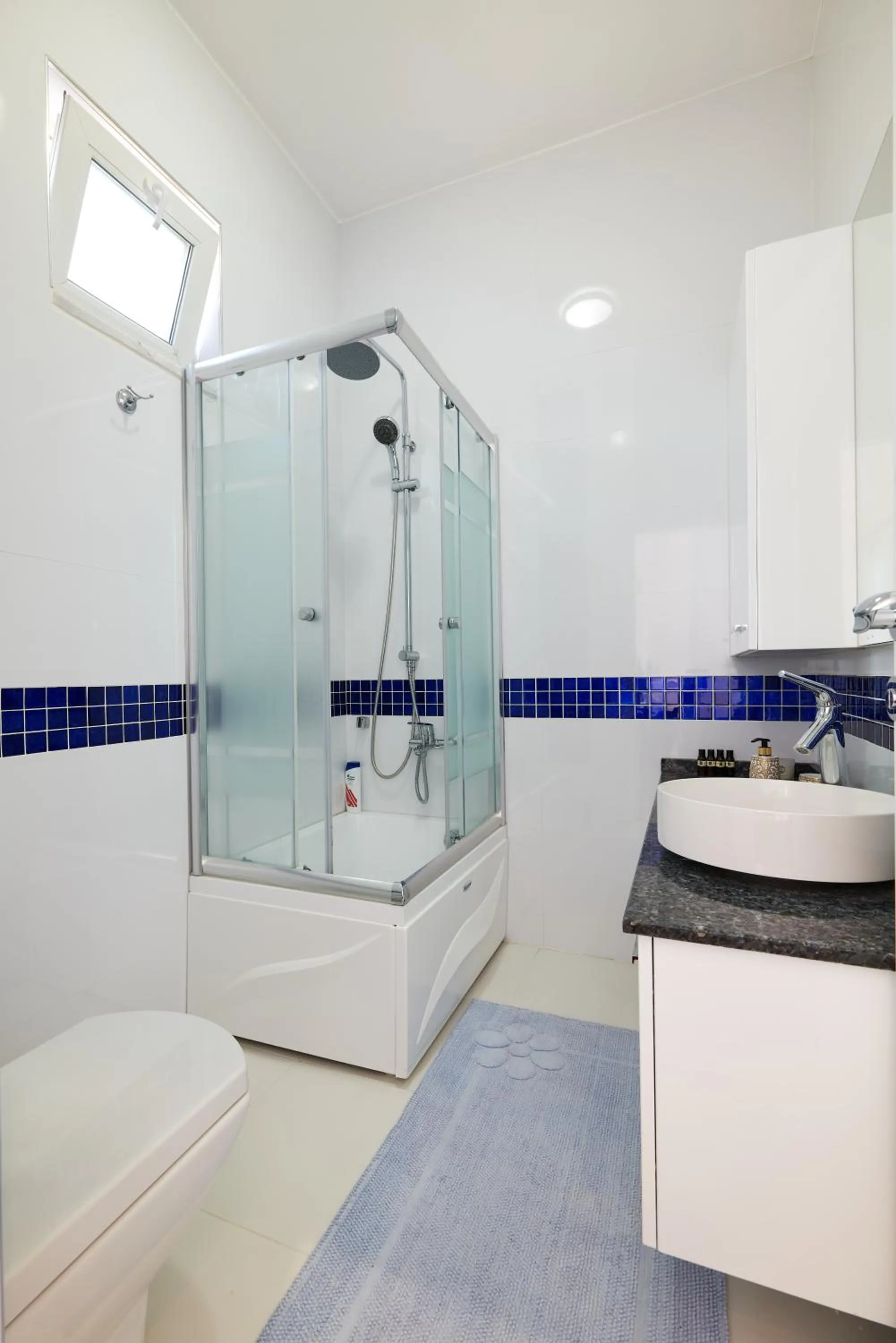 Shower in Beyaz Köşk Geyve