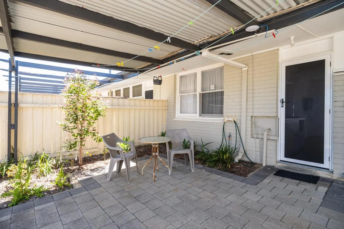 Inner courtyard view in Ocean Drive Motel