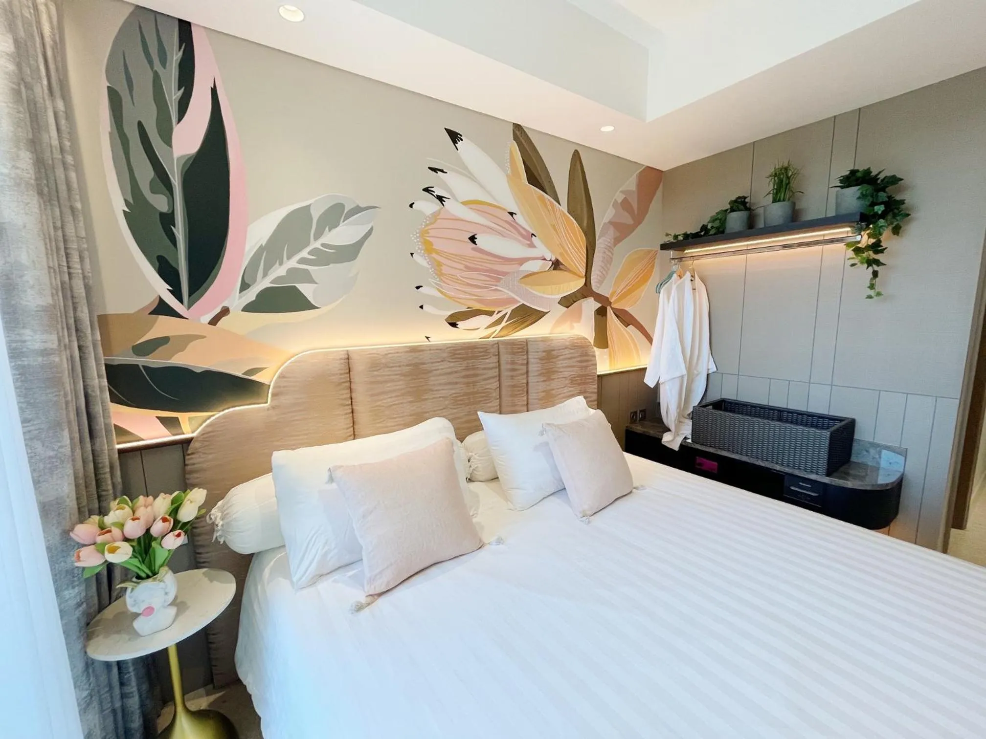 Bed in Gold Coast Sea View Apartments by Rentrooms