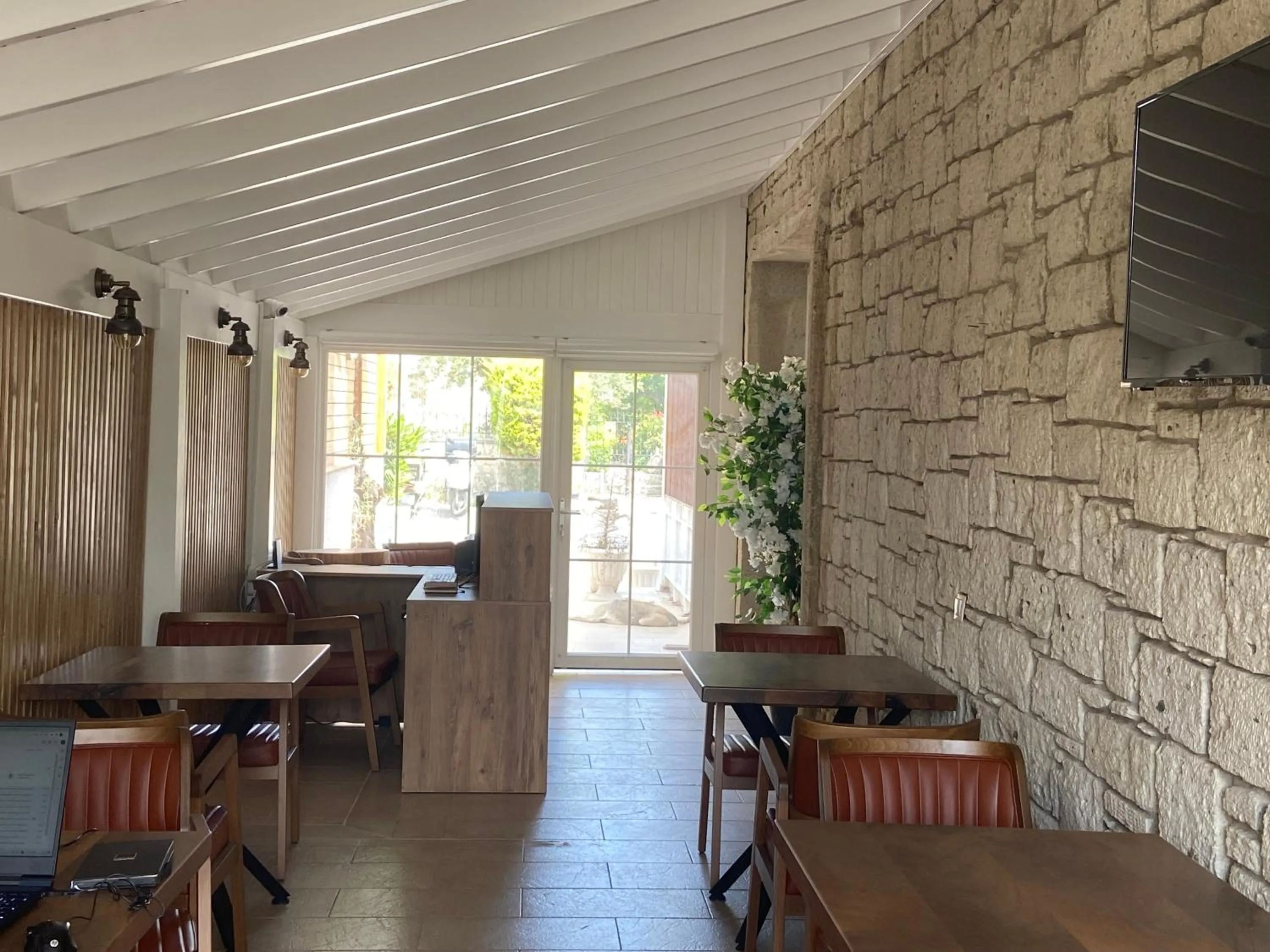 Alacati Moonbox Hotel