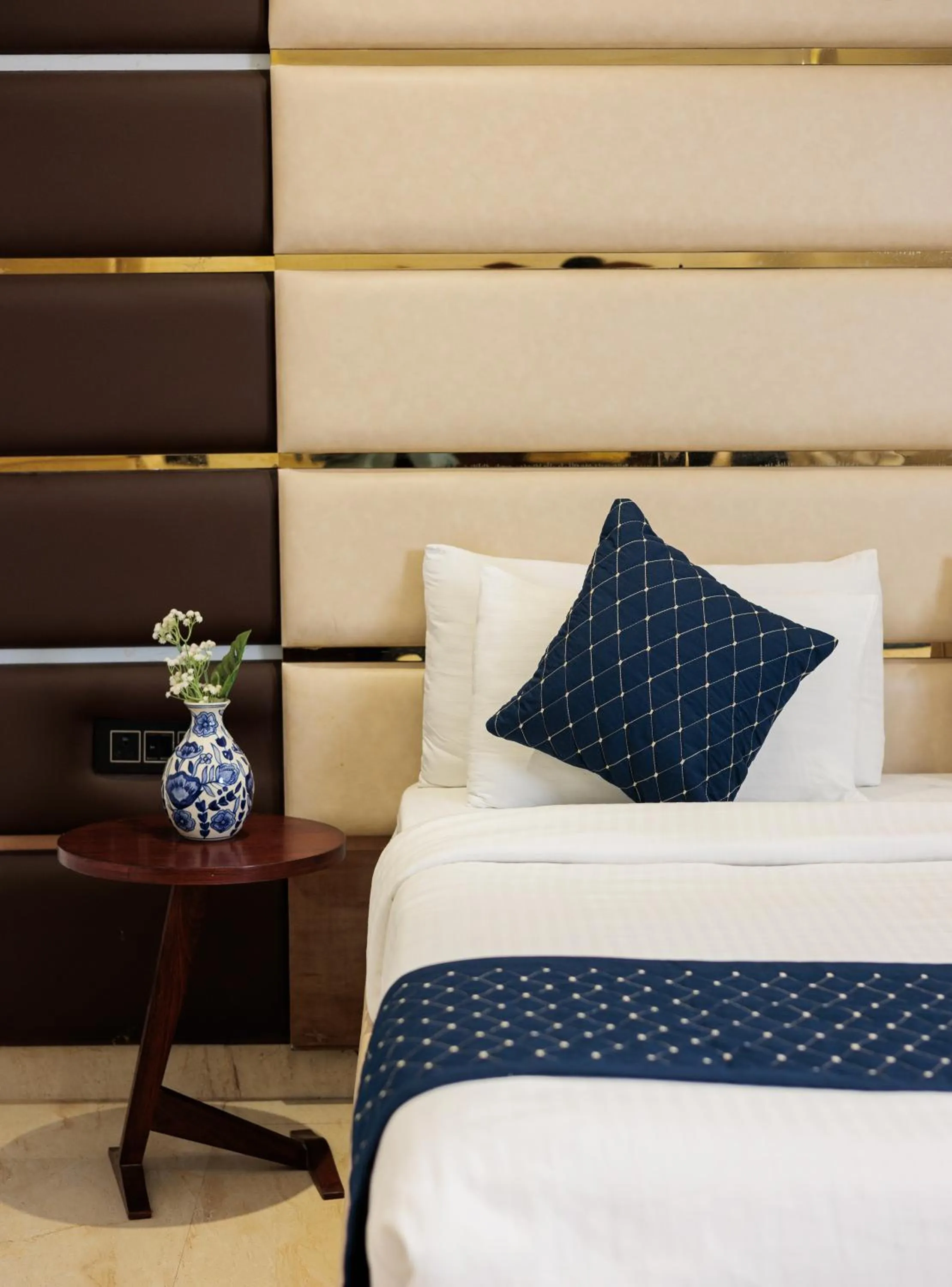 Bed in The Eliot Hotel & Banquet