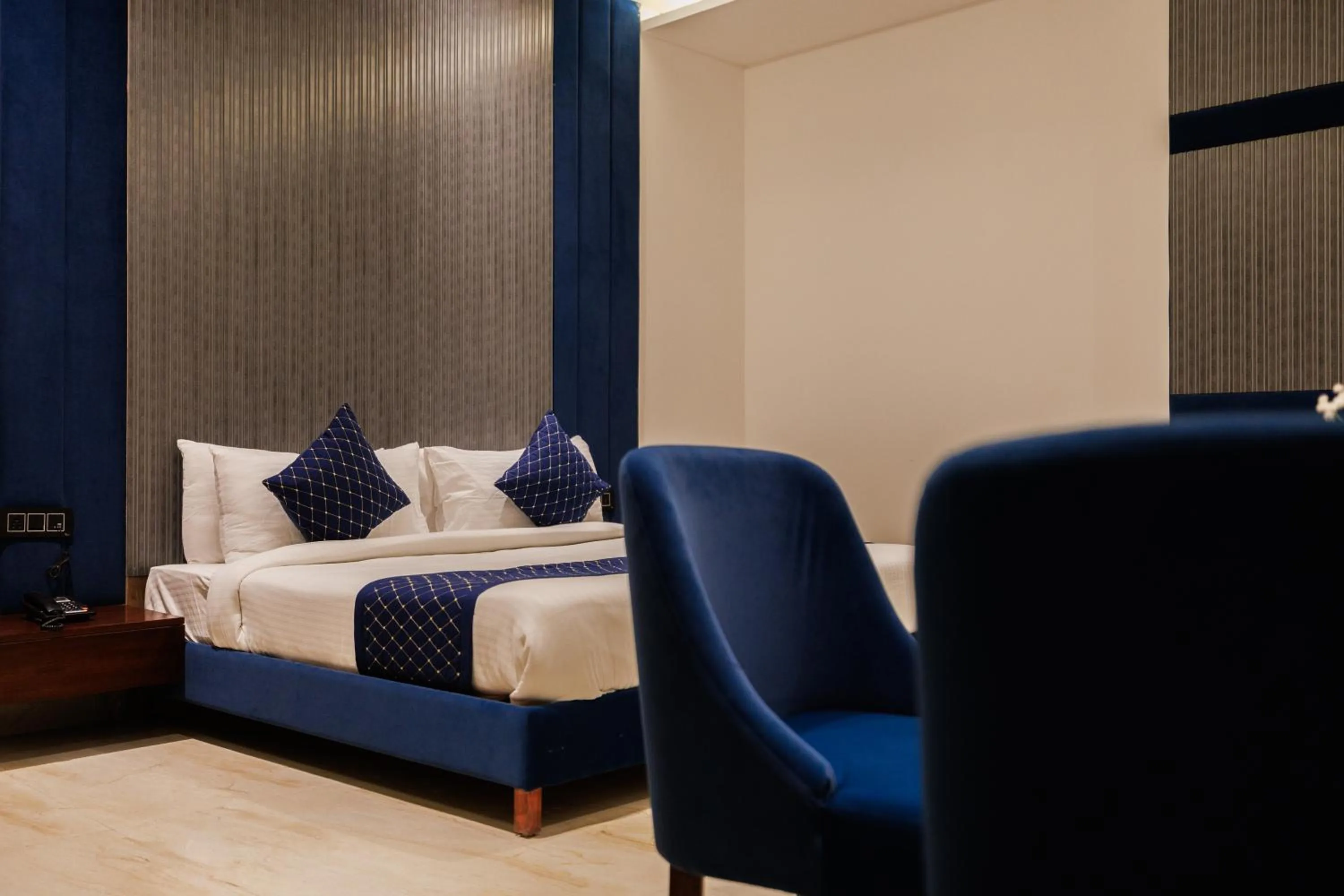 Bedroom, Bed in The Eliot Hotel & Banquet