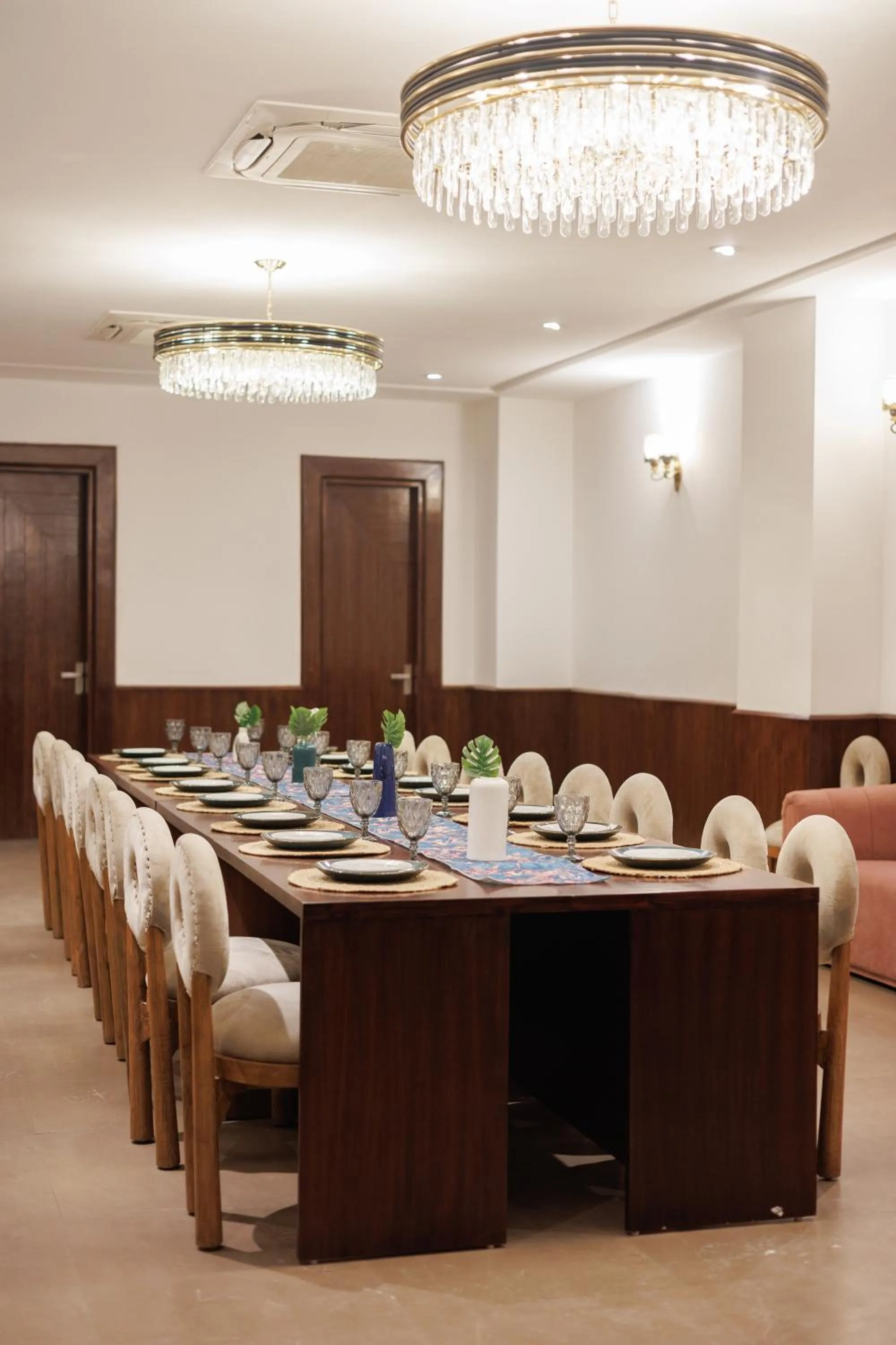 Meeting/conference room in The Eliot Hotel & Banquet