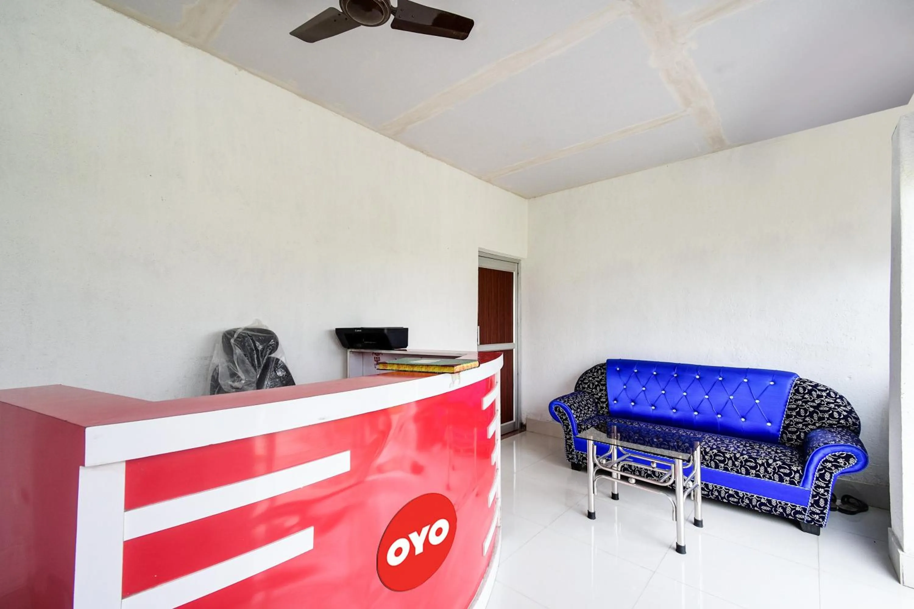 Lobby or reception in Hotel O Mango Leaf Hotel & Restaurant