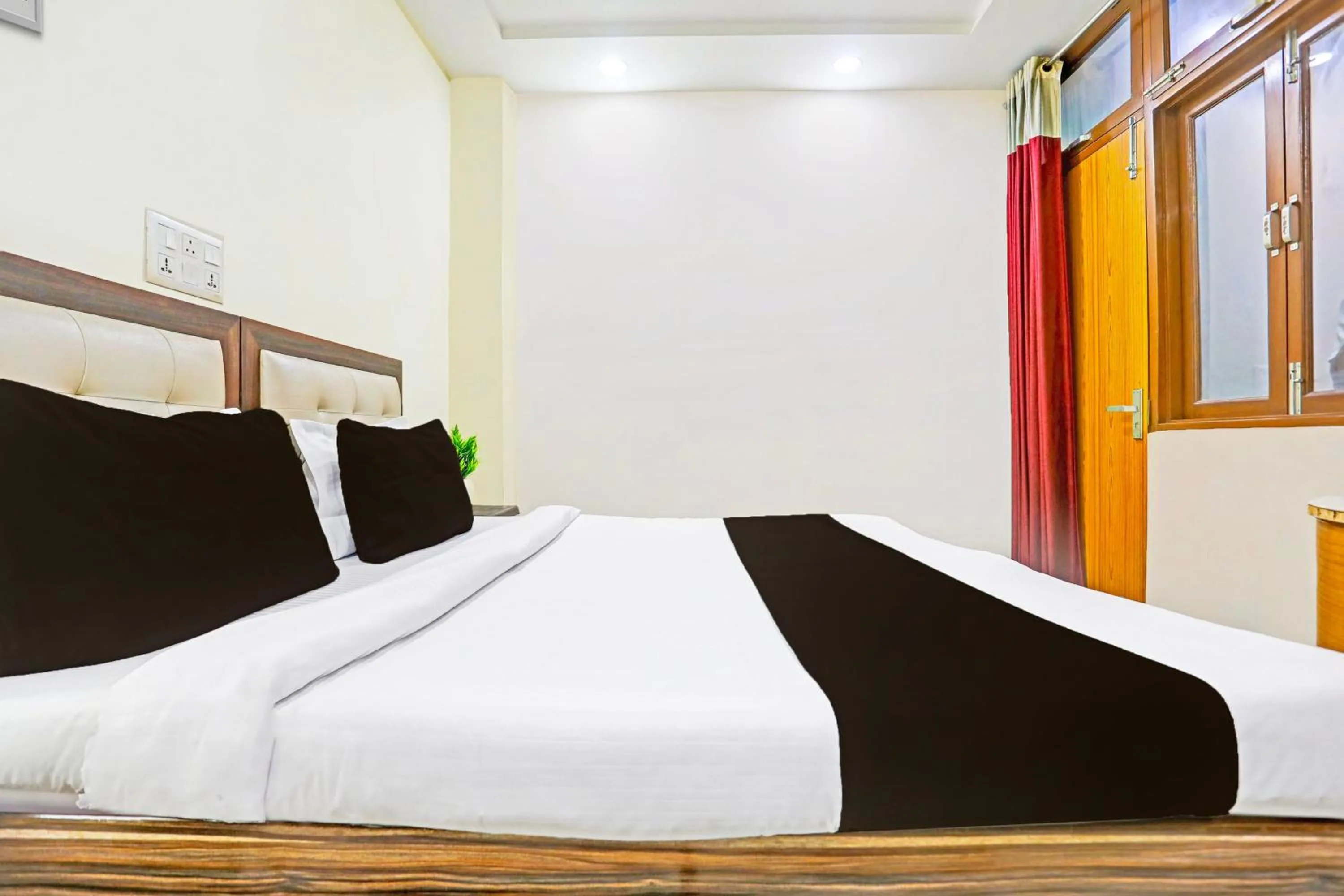 Facade/entrance, Bed in HOTEL O KRISHNA VILLA