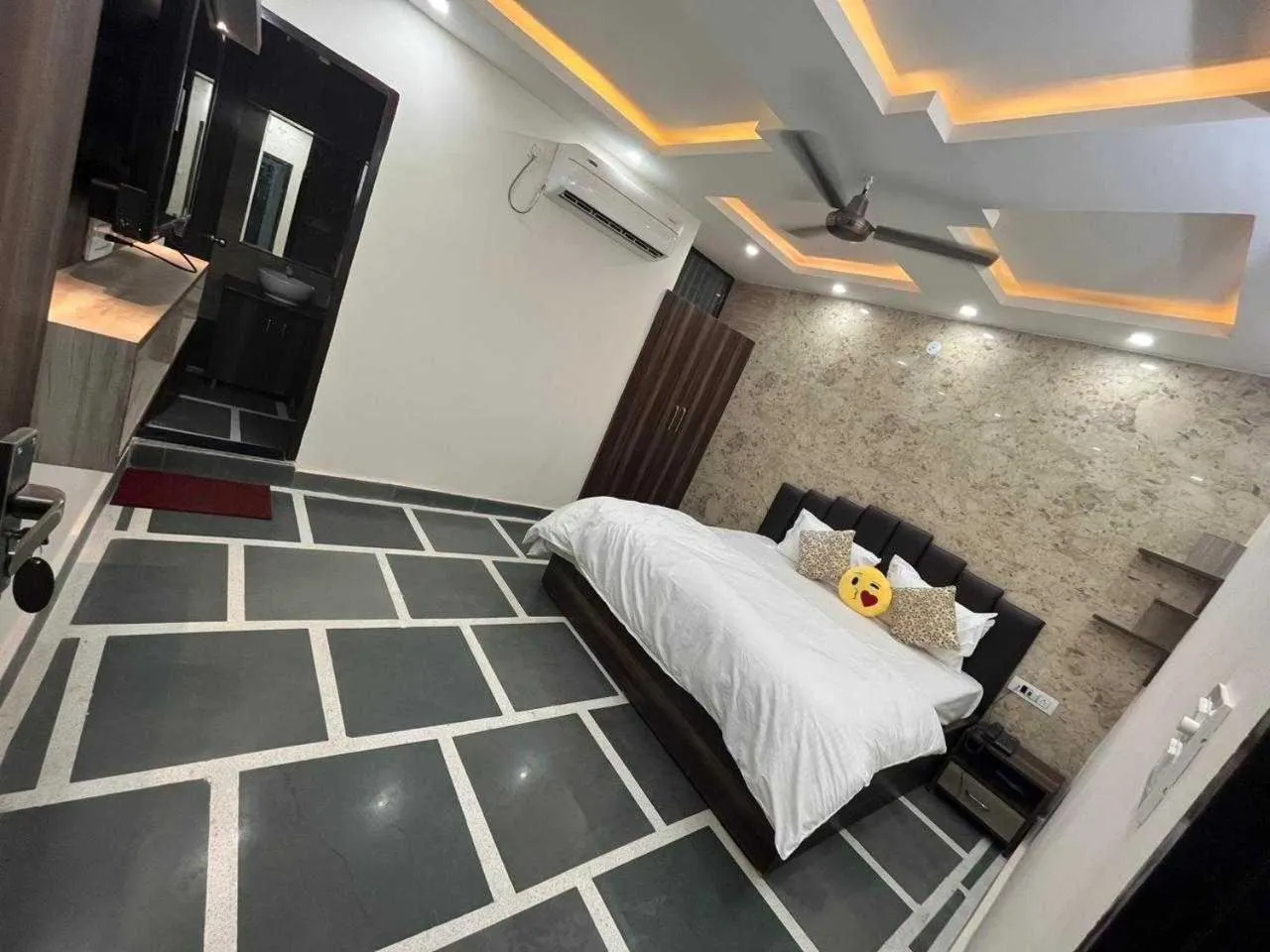 Bedroom in Hotel O Yaduvanshi