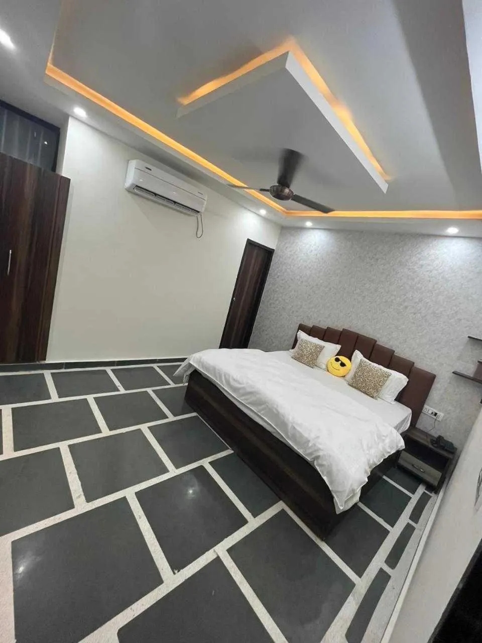 Bedroom in Hotel O Yaduvanshi
