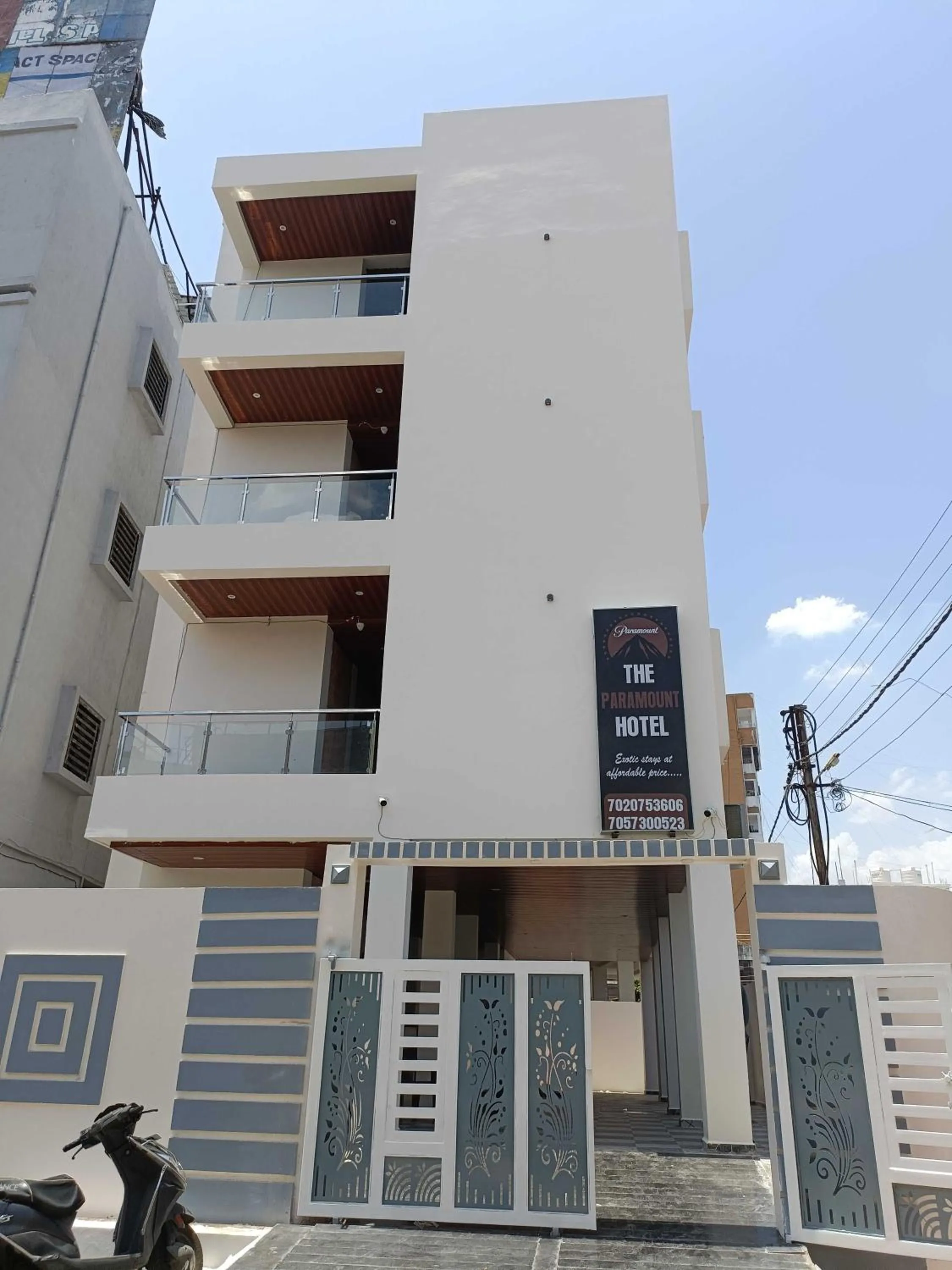 Facade/entrance in Hotel O The Paramount Hotel