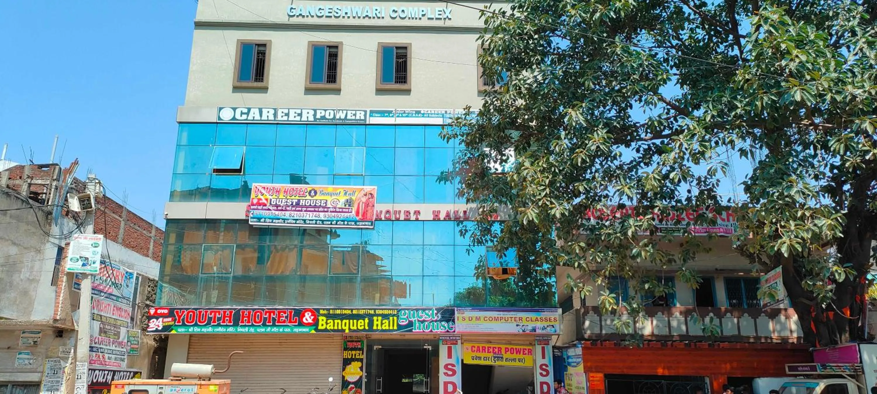 Facade/entrance in Hotel O Youth Hotel & Banquet Hall