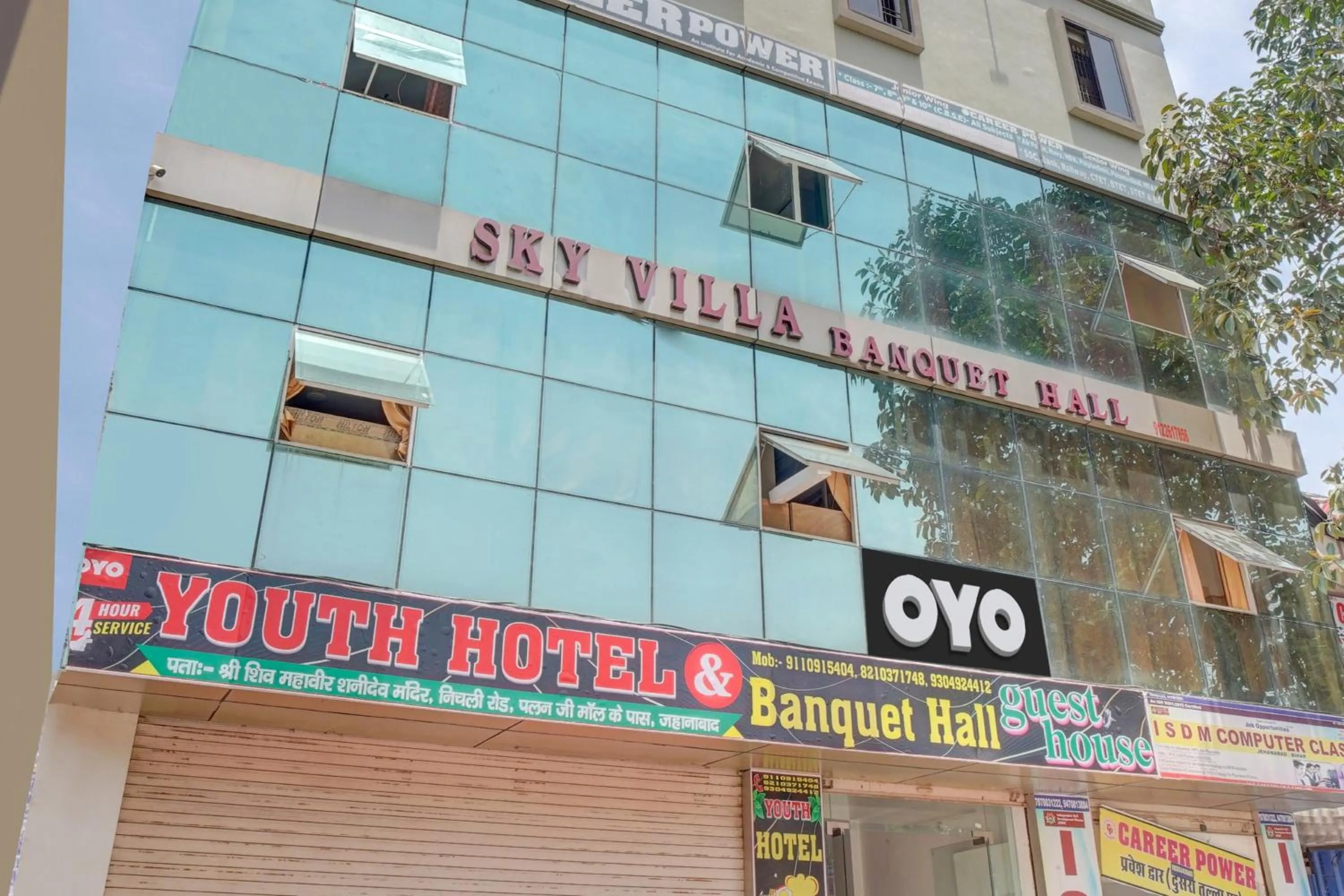 Facade/entrance in Hotel O Youth Hotel & Banquet Hall