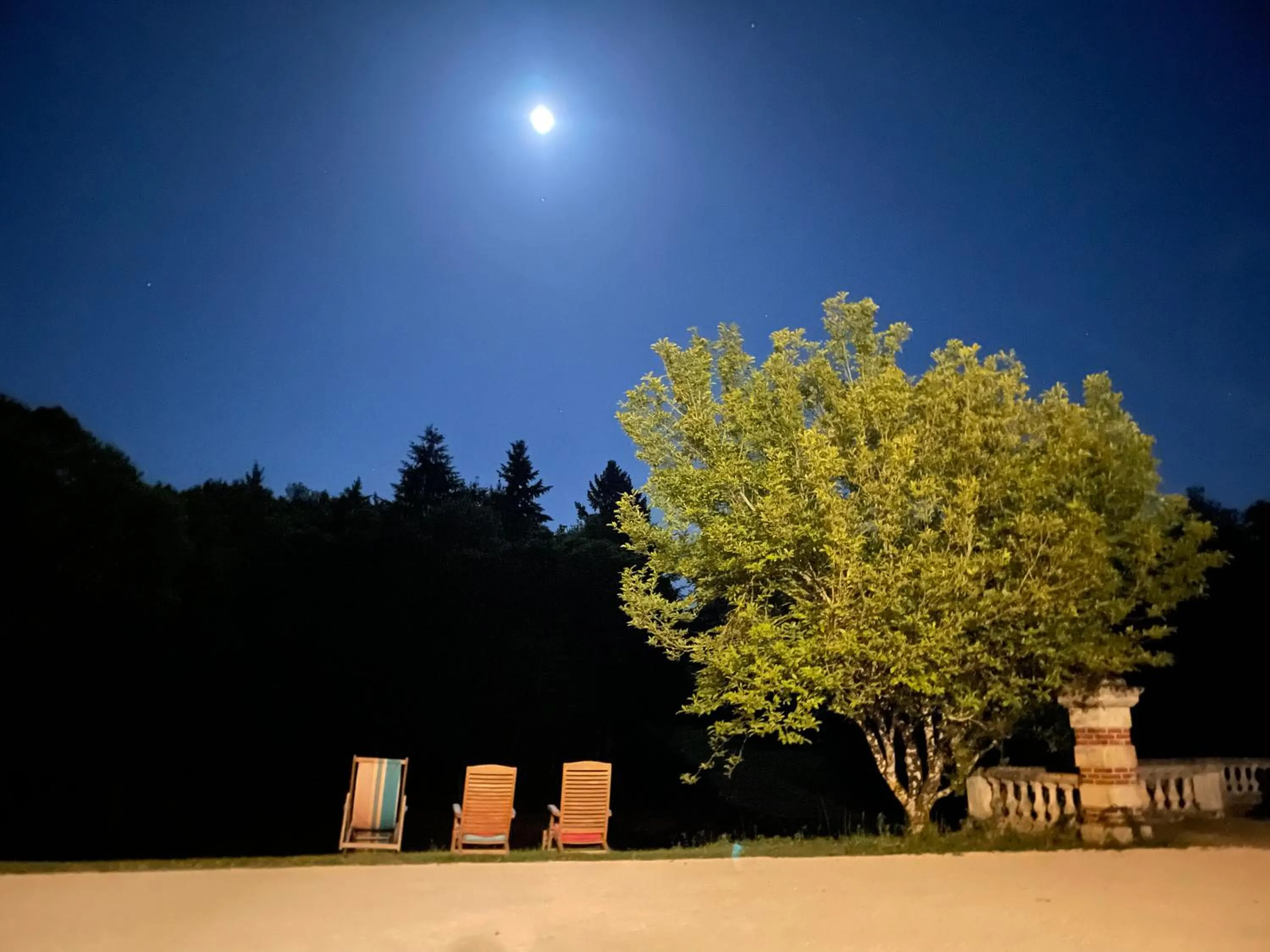 Night in Château de la Huberdière