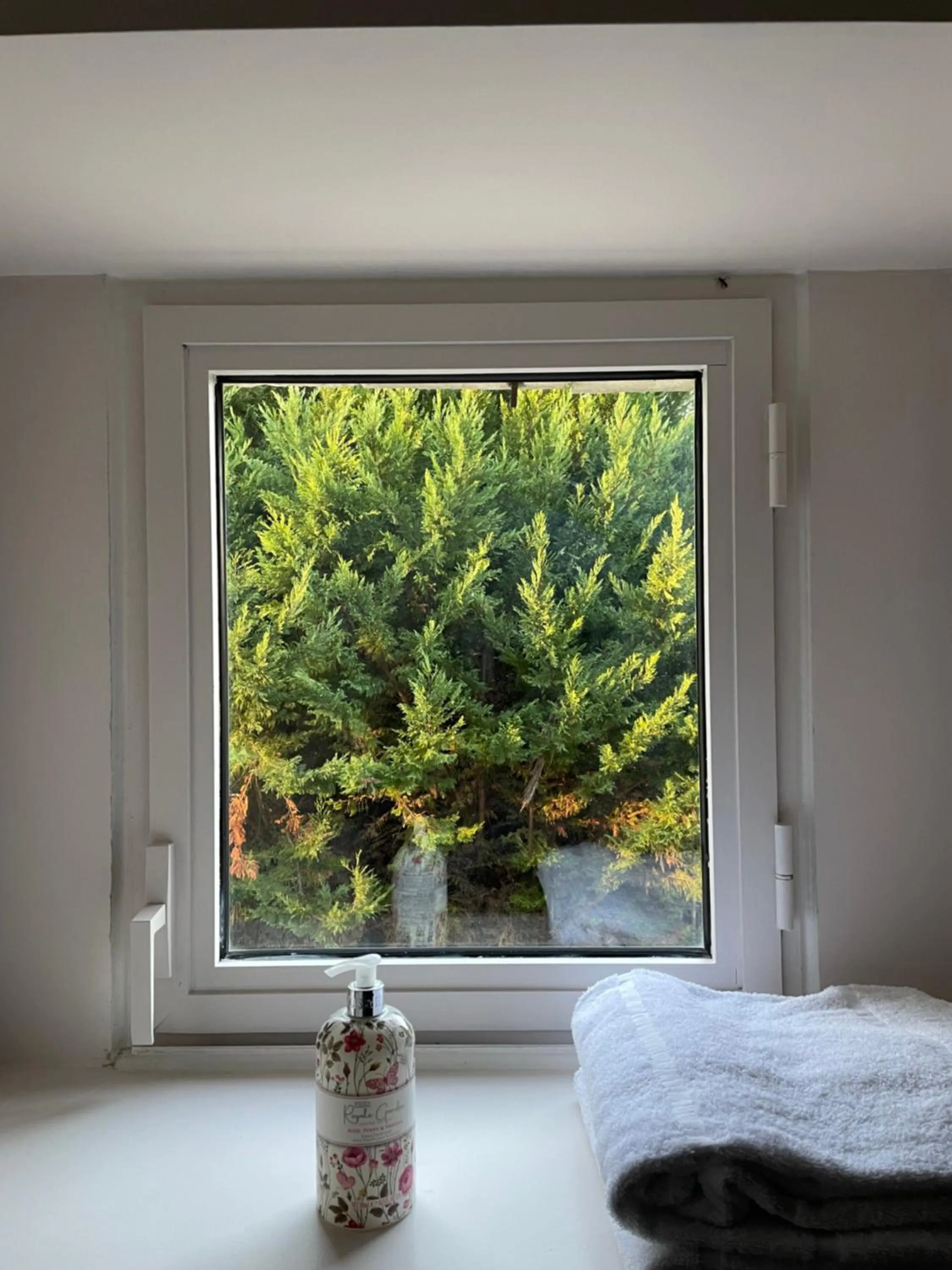 Bathroom, Bed in Château de la Huberdière