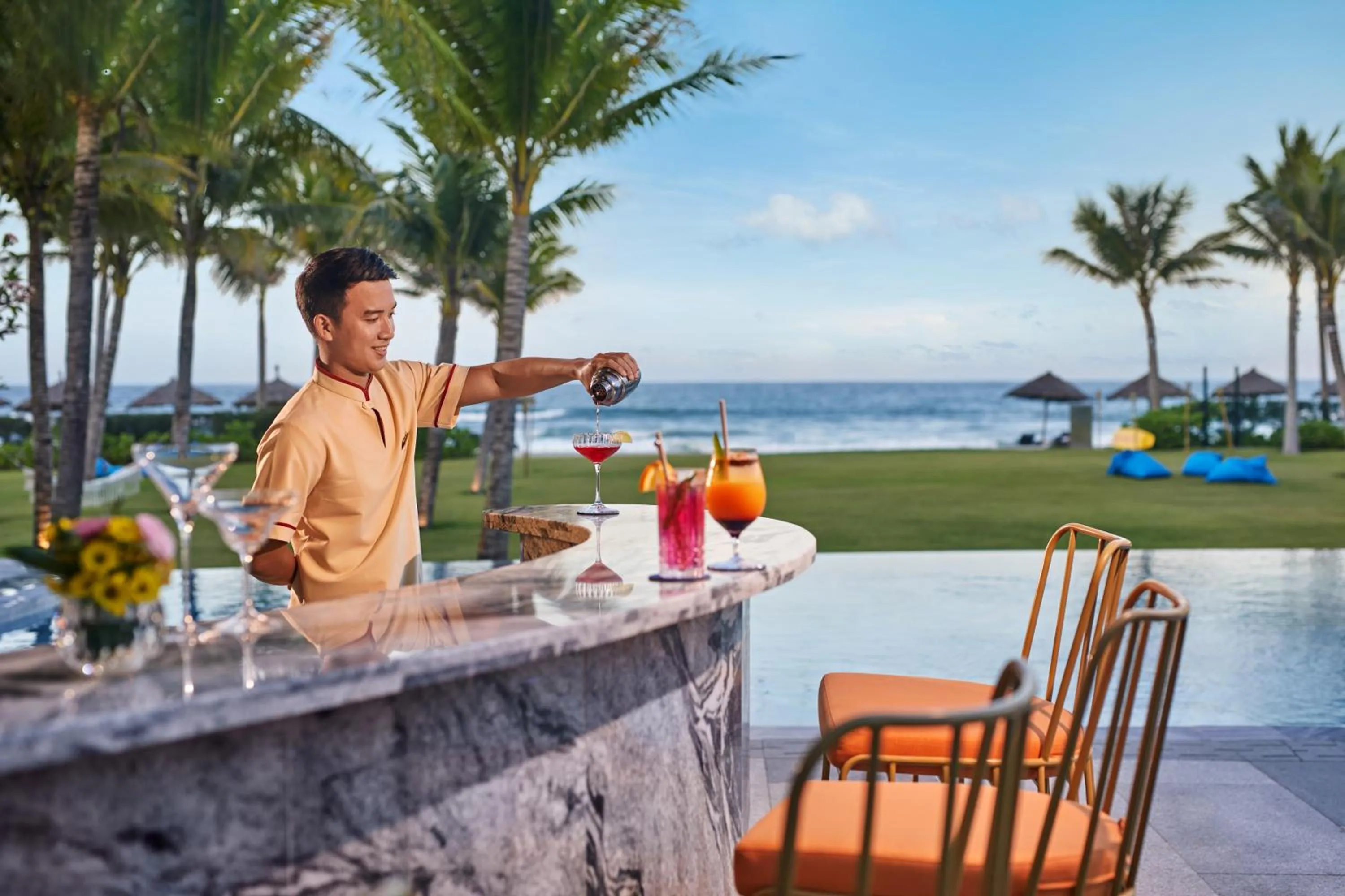 Lounge or bar in Wyndham Hoi An Royal Beachfront Resort & Villas