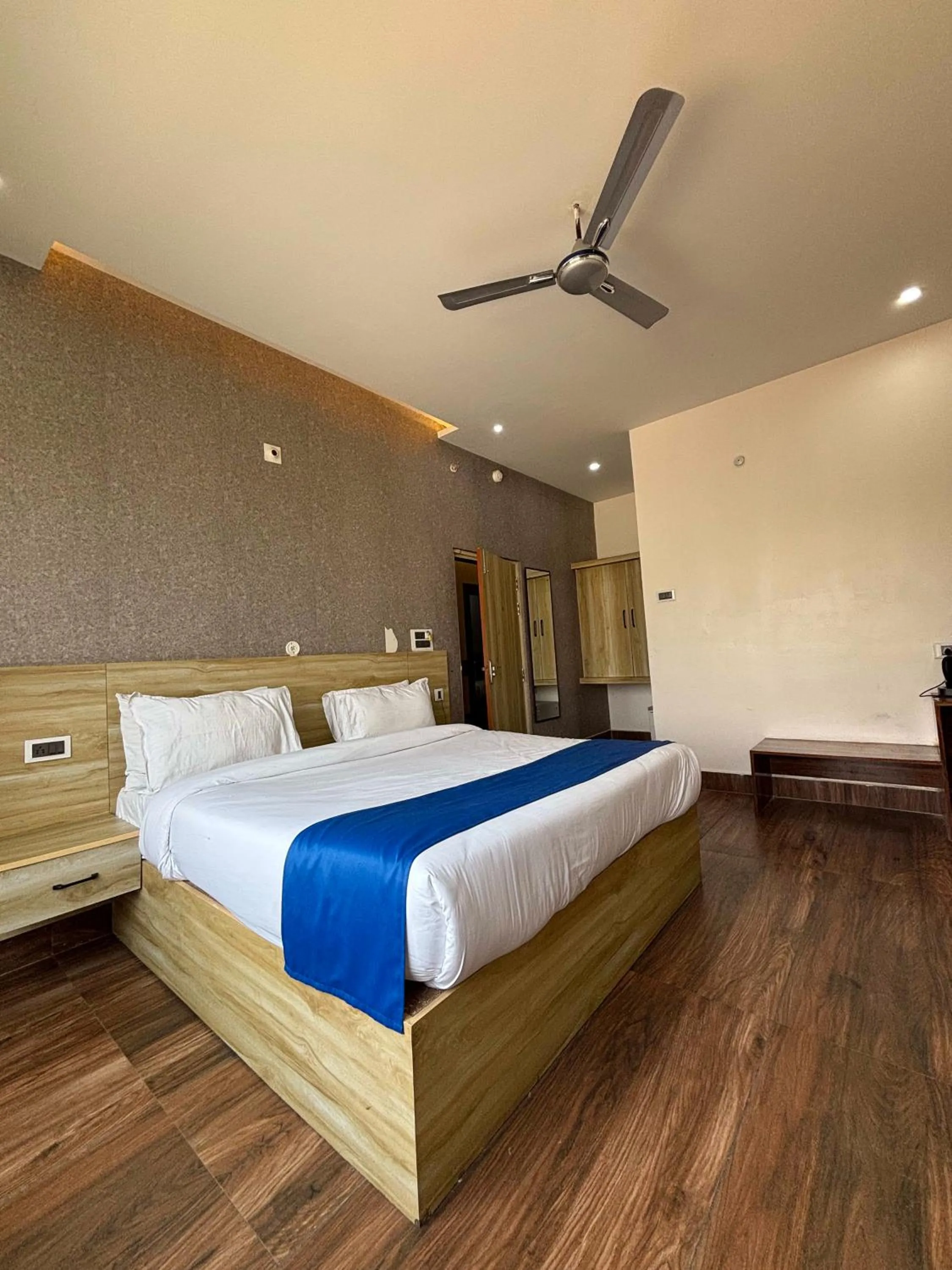 Bedroom in Dolphin Club And Resort