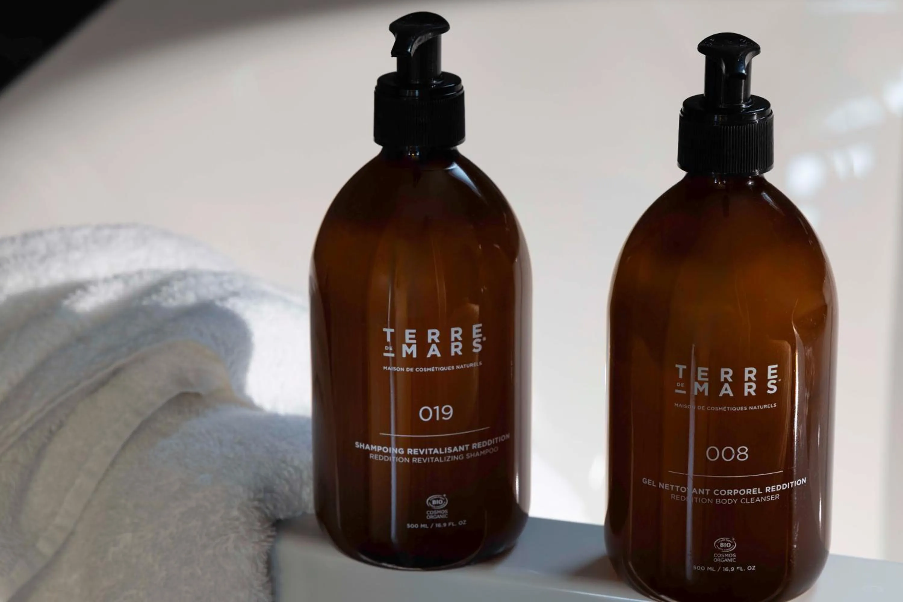 Bathroom in Yuna Porte-Maillot - ApartHotel