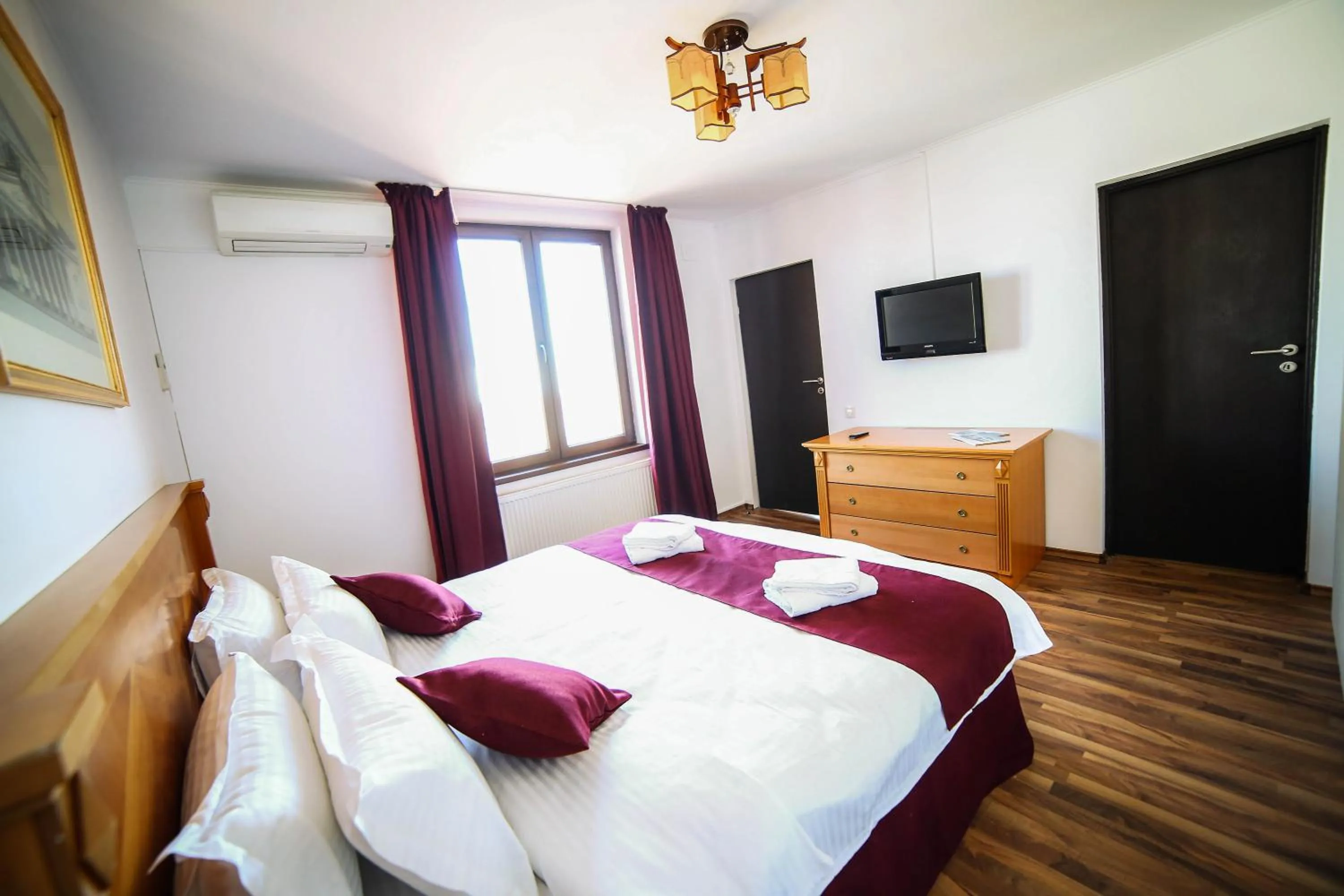 Communal lounge/ TV room, Bed in Bliss Residence