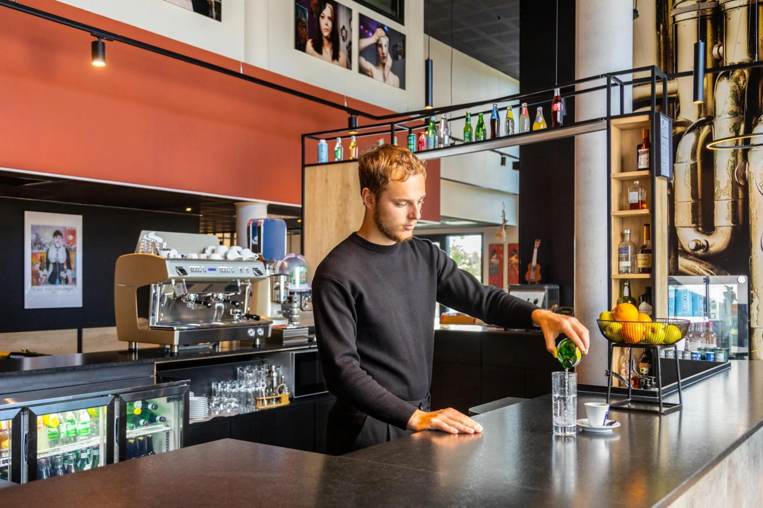 Lounge or bar in Ibis Marseille Marignane Technopole