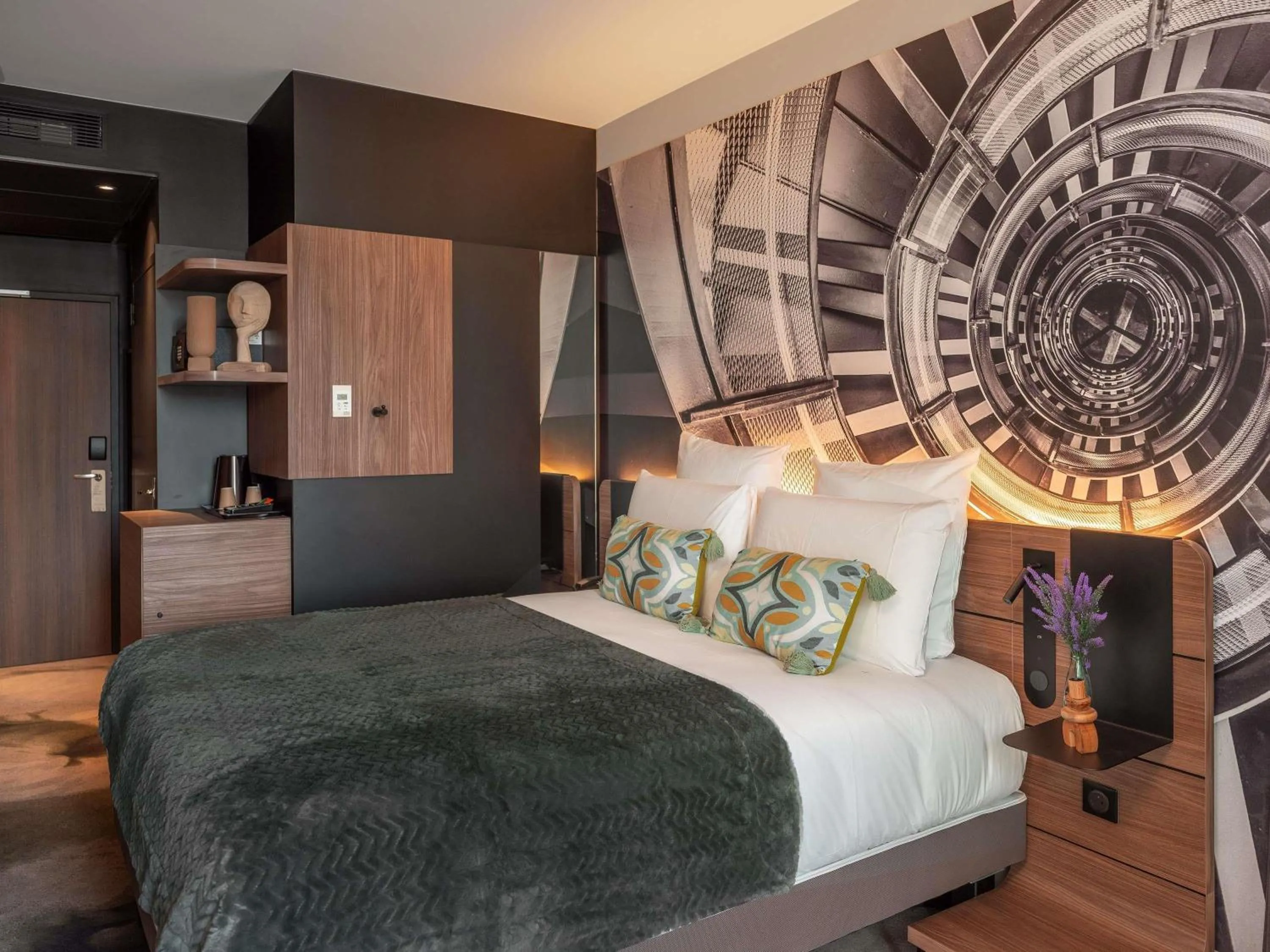 Bedroom, Bed in Novotel Paris Val de Fontenay