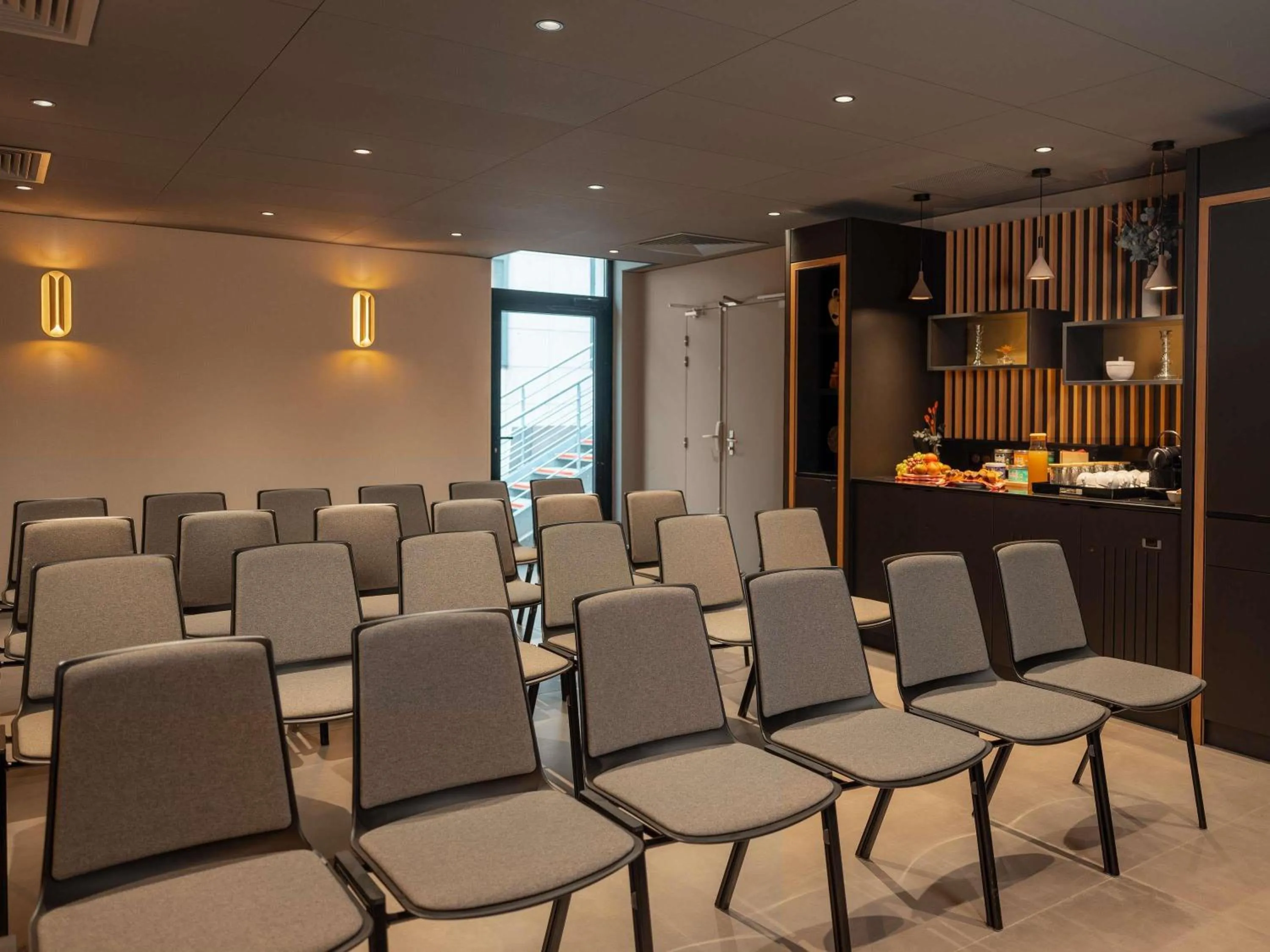 Meeting/conference room in Novotel Paris Val de Fontenay